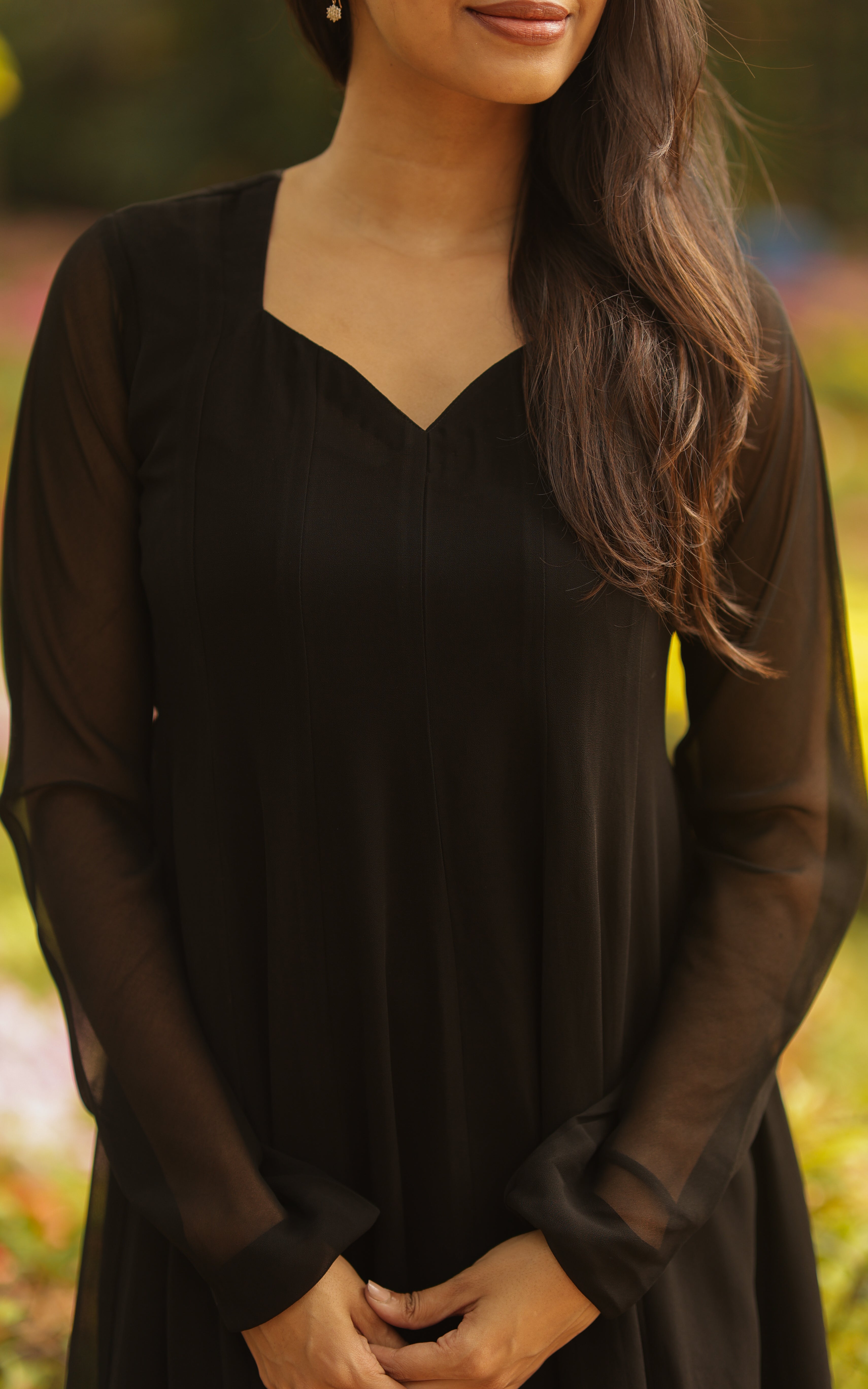 roja wear in the black anarkali in kadhalar dhinam
