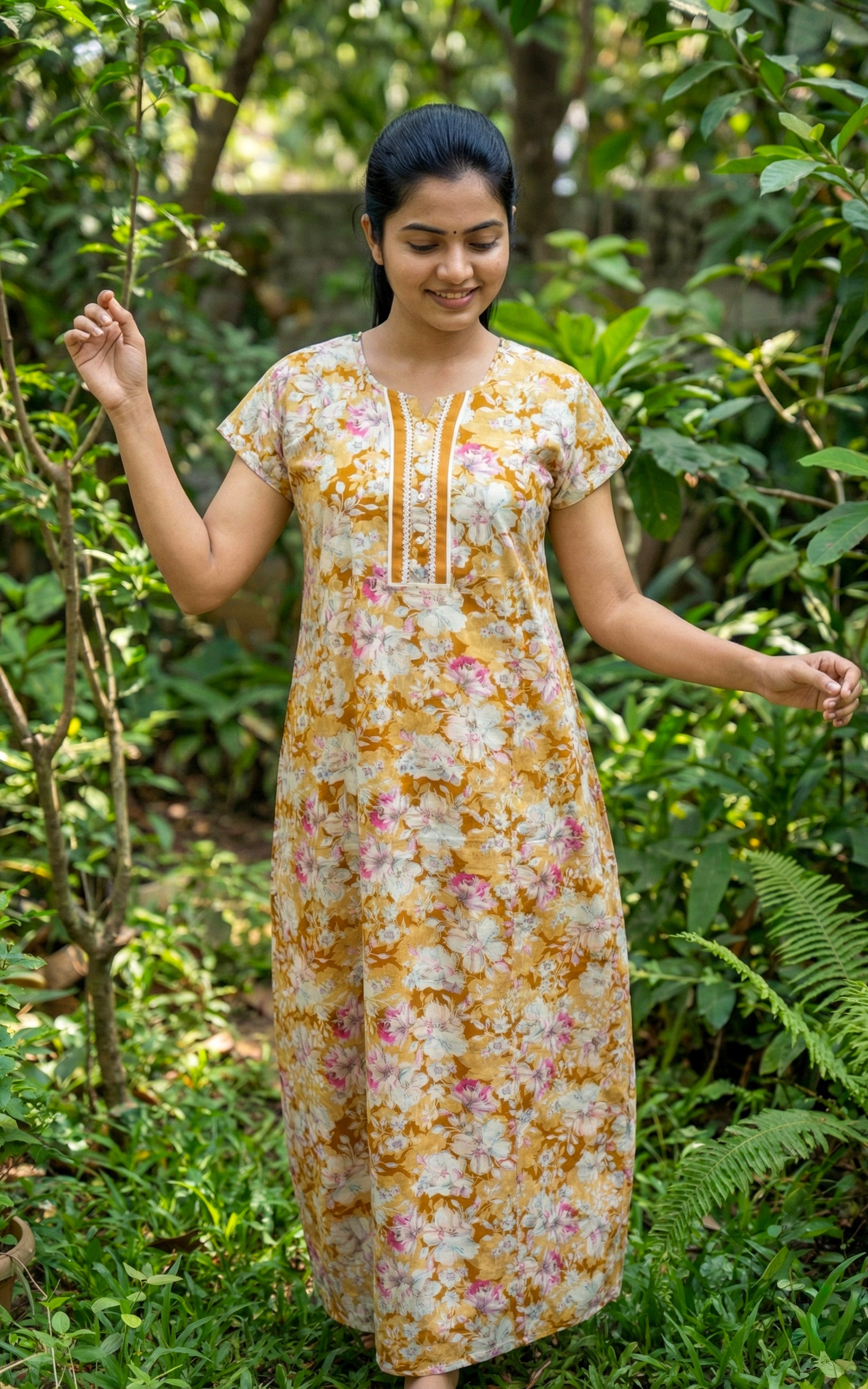 Comfortable cotton nighty with a convenient pocket
