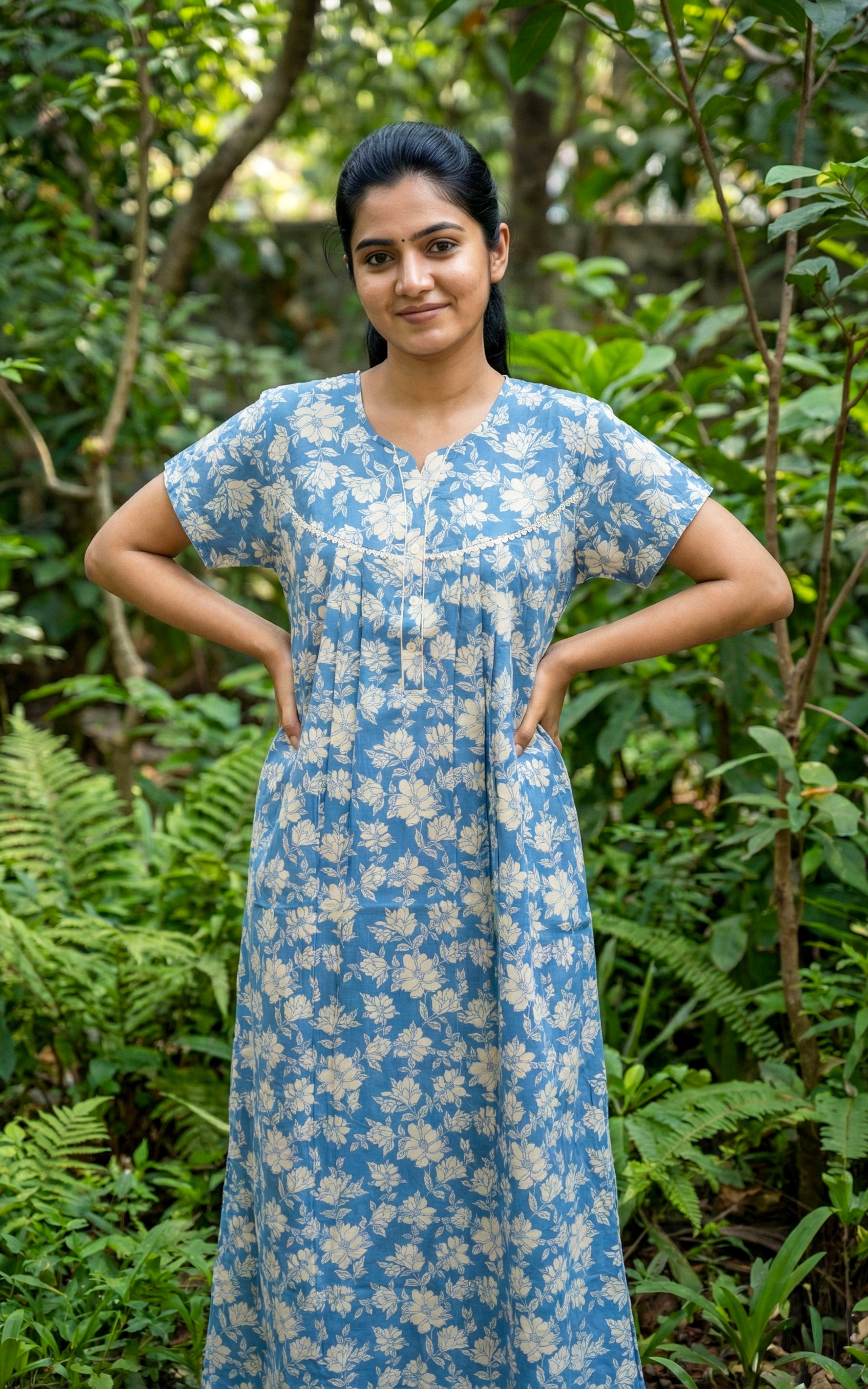 Cotton nighty with a convenient pocket