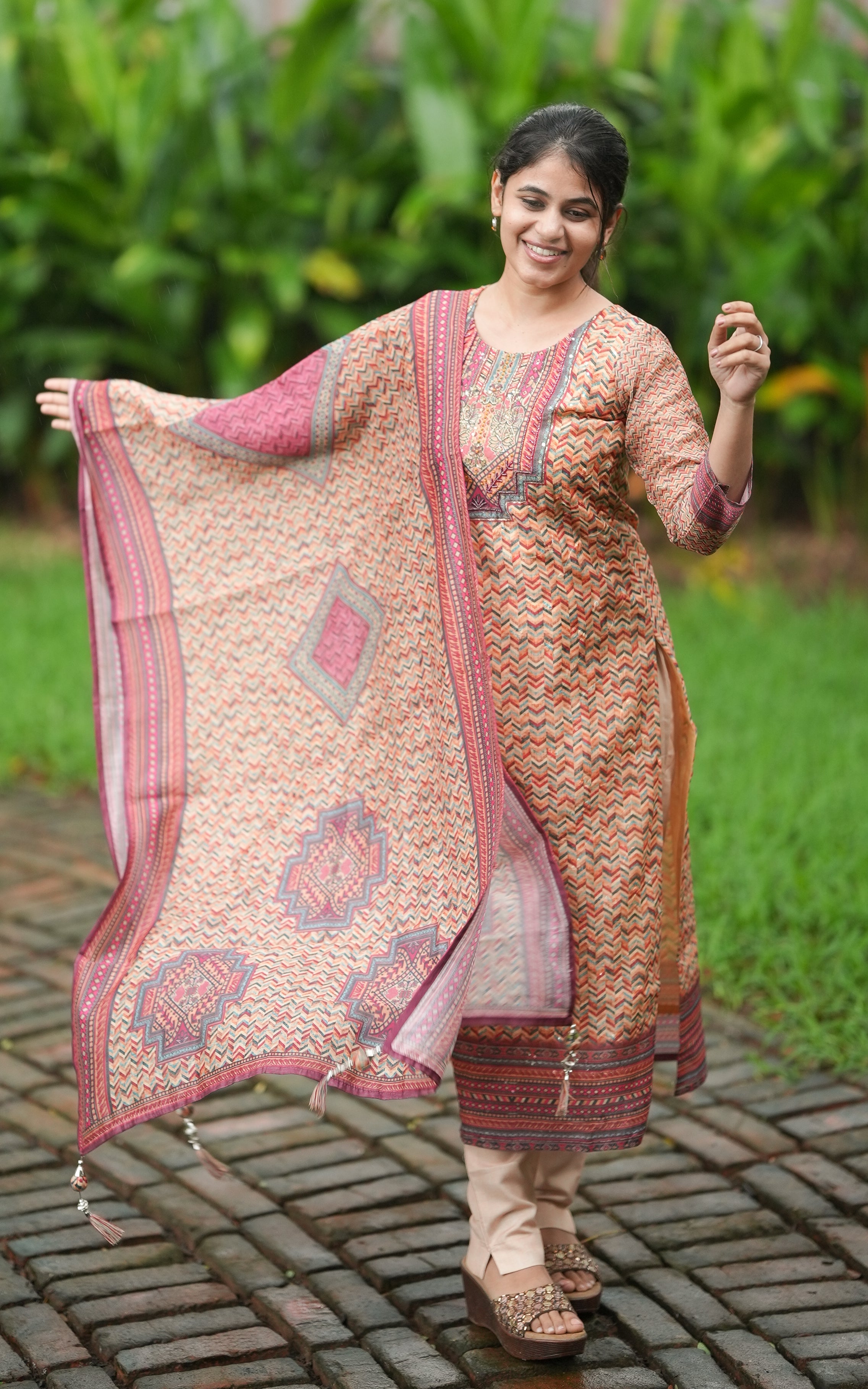 Saishree (Kurti+Pant+Dupatta) KURTI SET Instore
