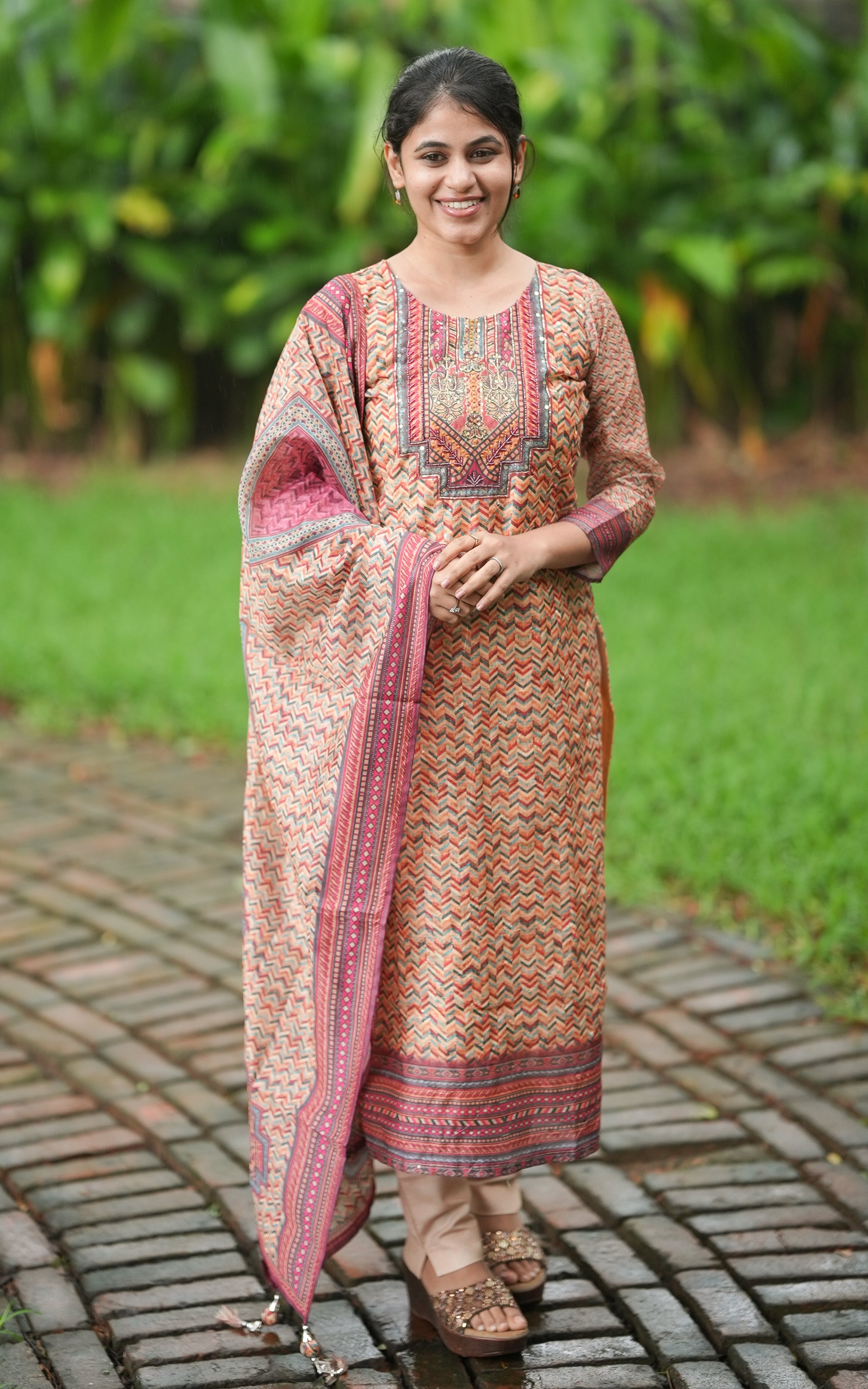 Saishree (Kurti+Pant+Dupatta) KURTI SET Instore