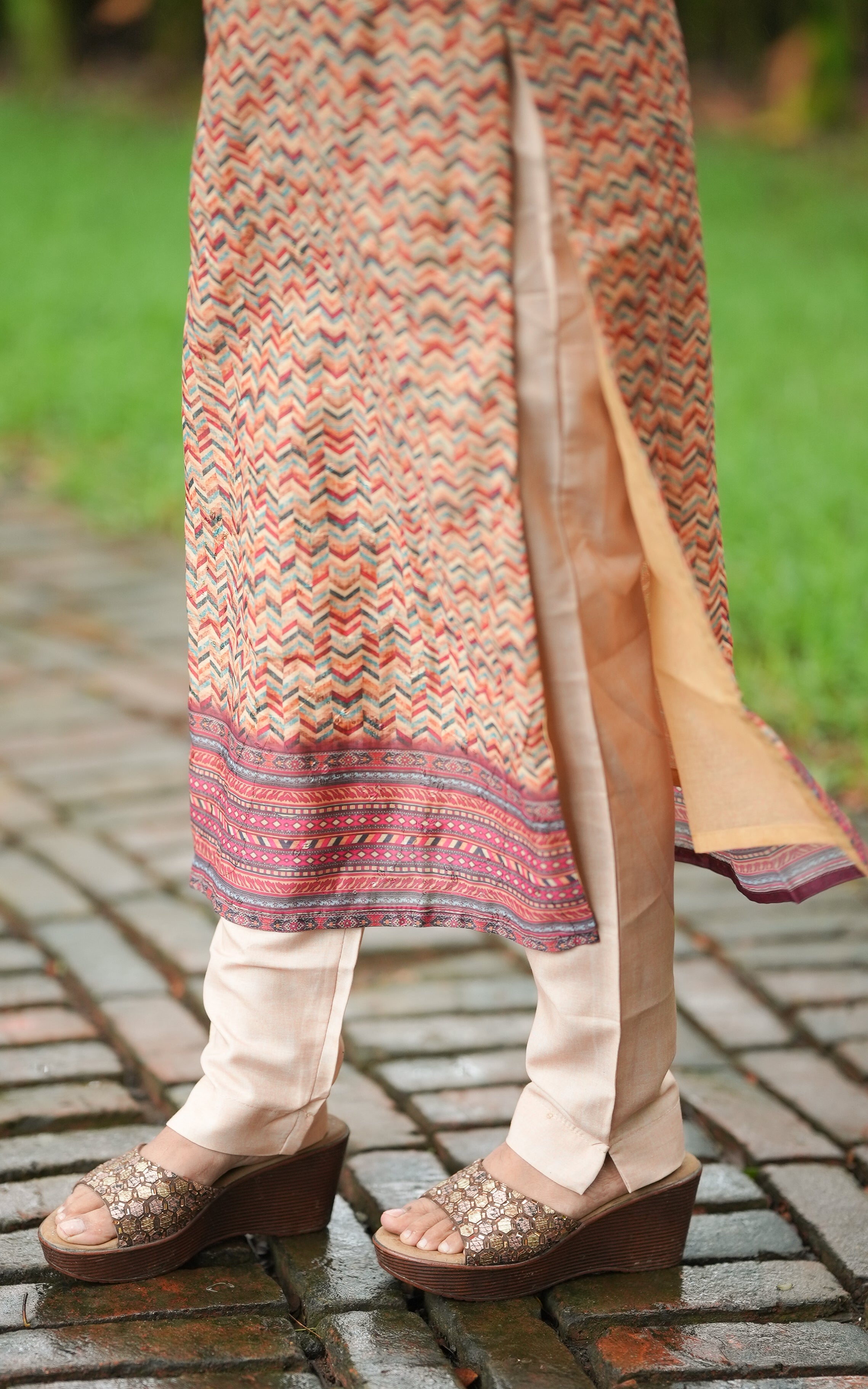 Saishree (Kurti+Pant+Dupatta) KURTI SET Instore