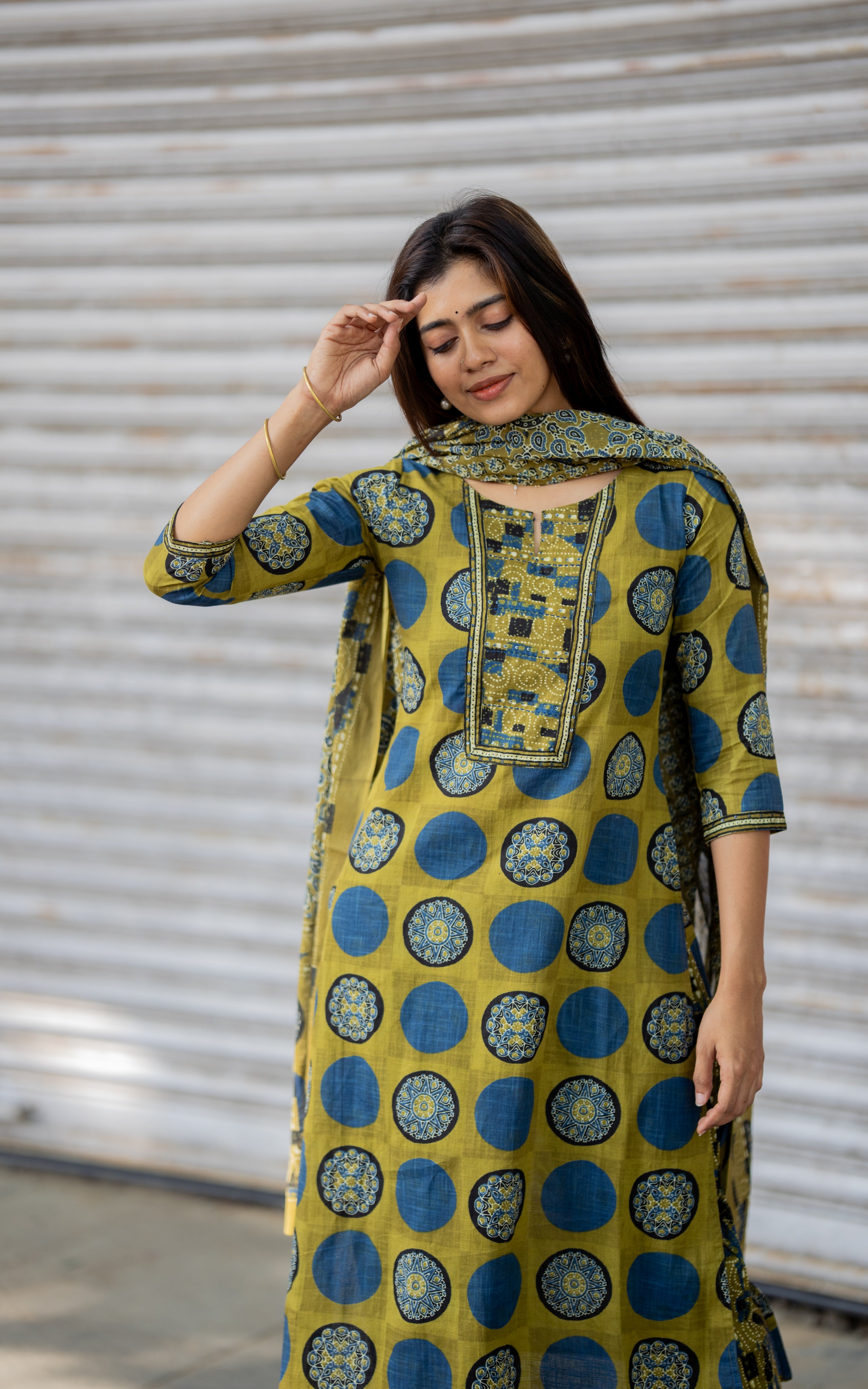Desika B (Kurti+Pant+Dupatta)