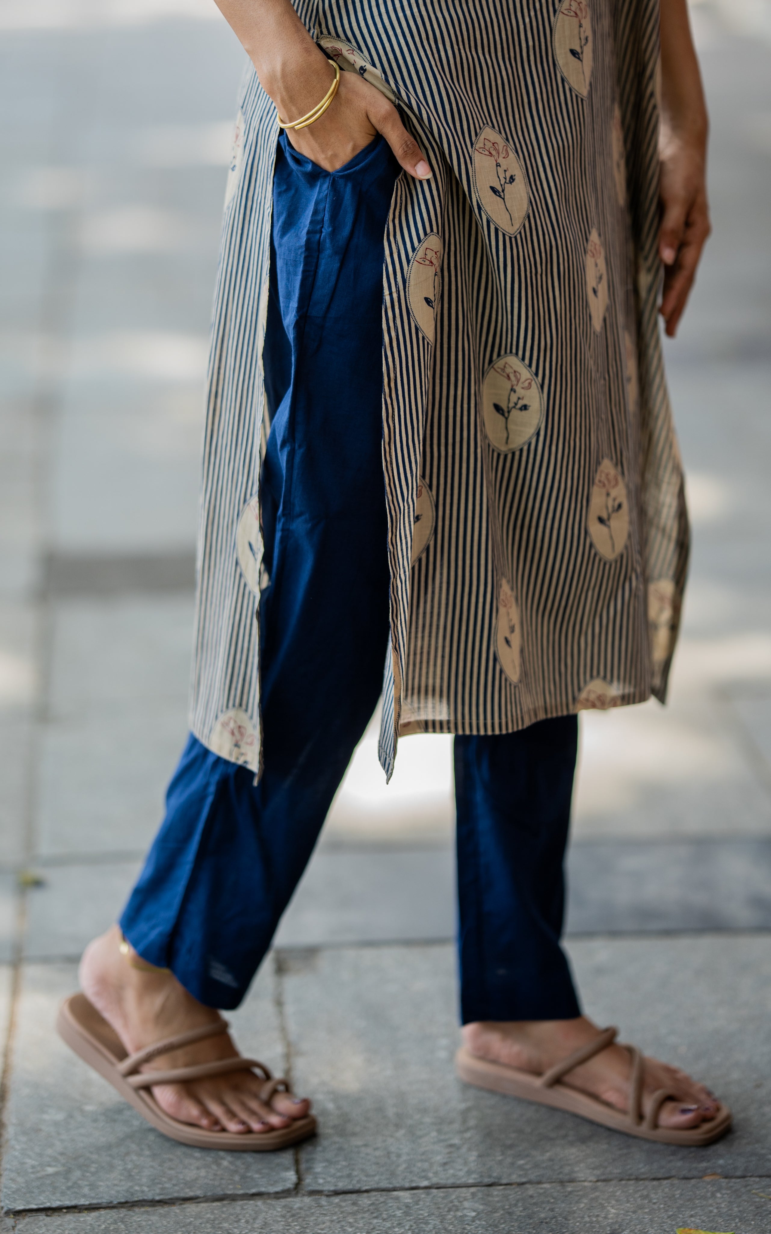 Velichapoove C (Kurti+Pant+Dupatta)