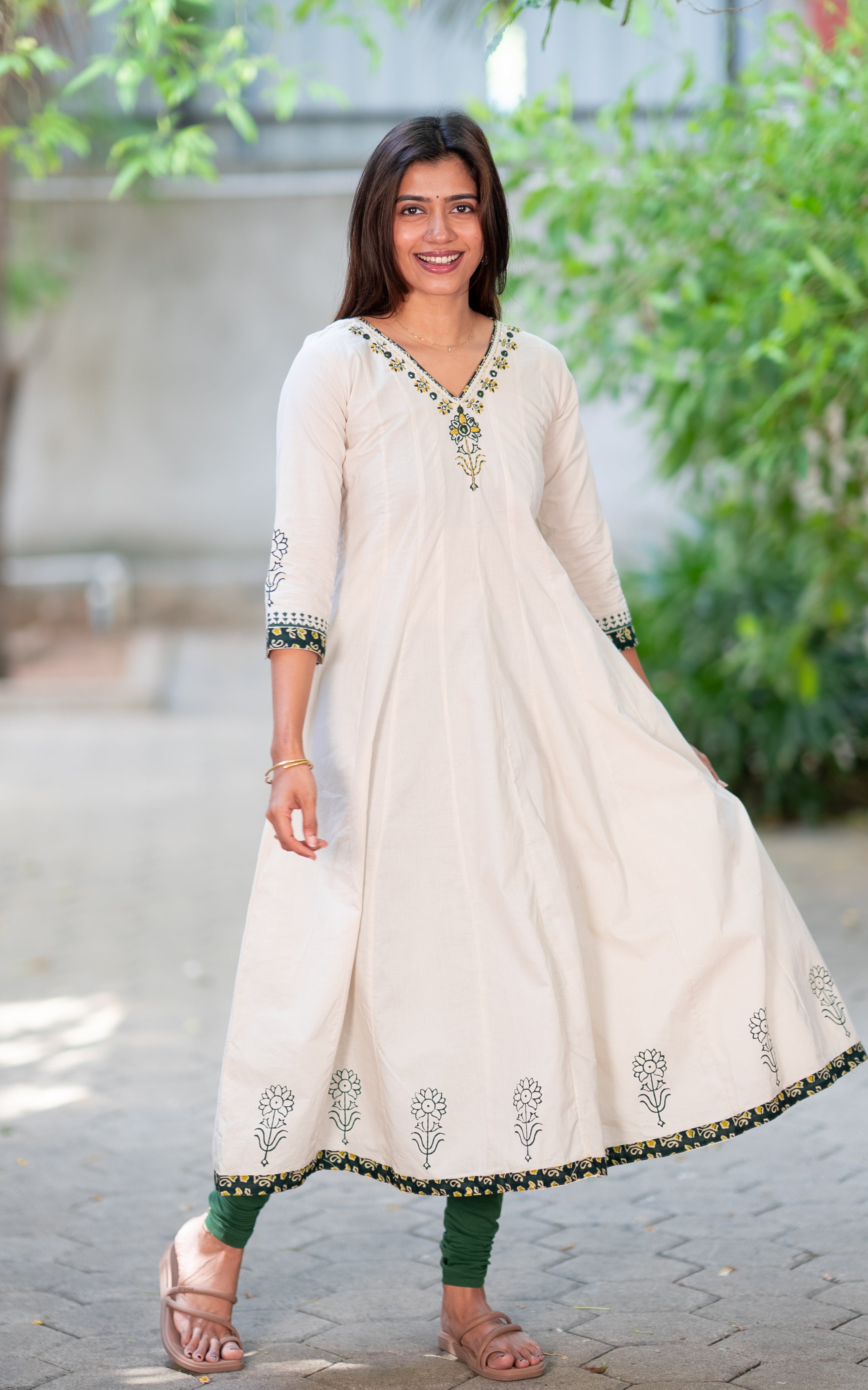 Aadhika Off White