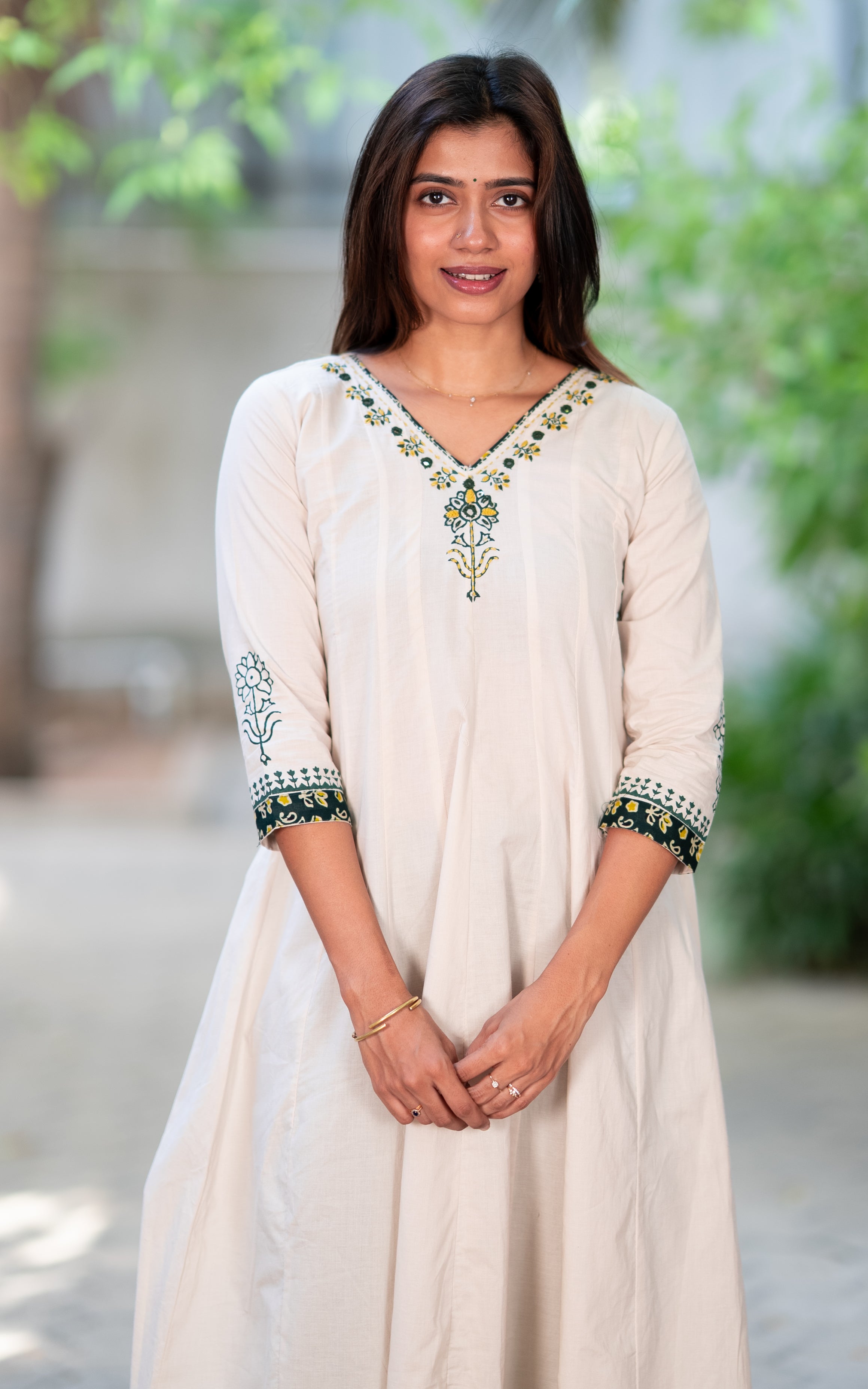 Aadhika Off White