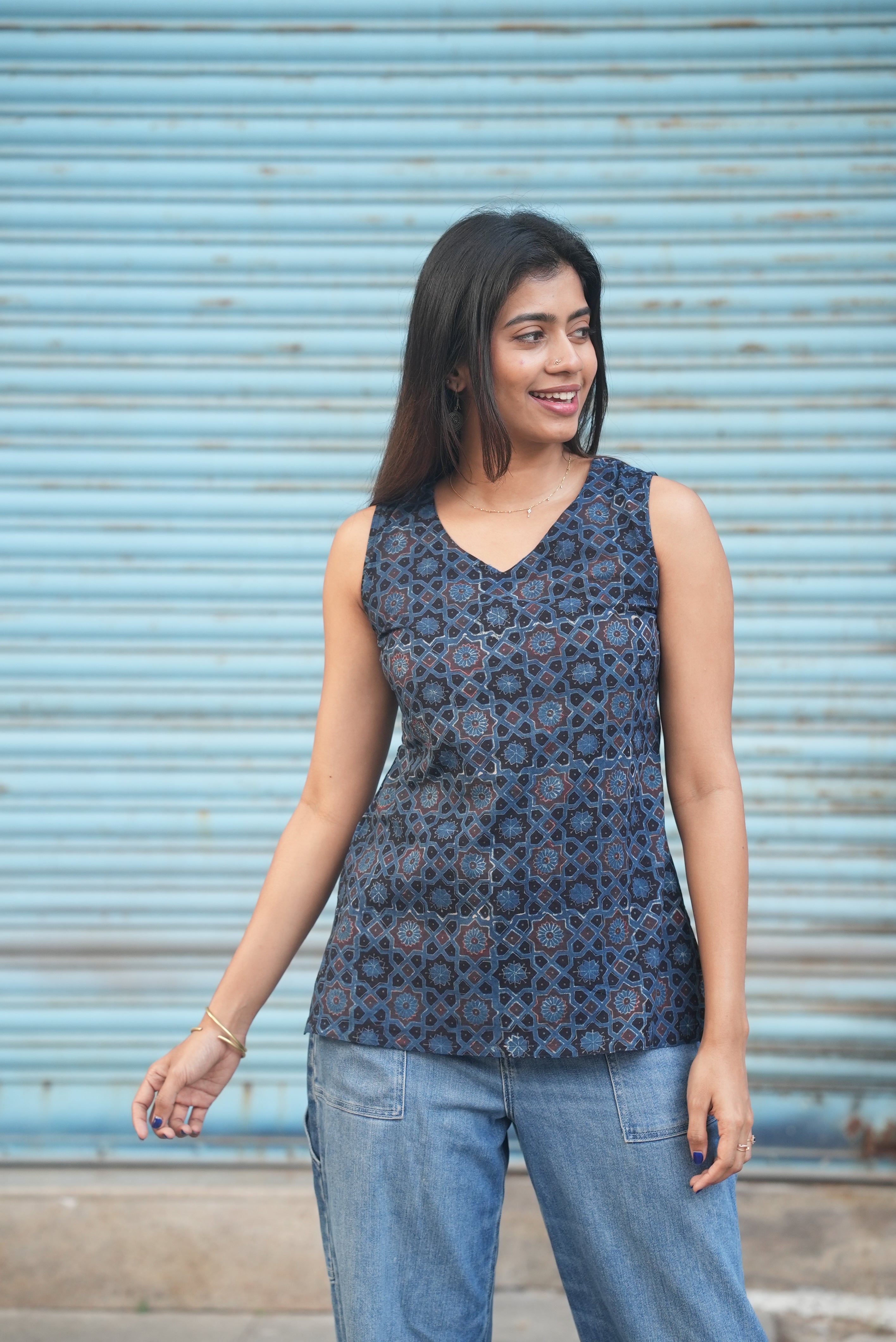 Traditional hand block prints add a touch of artisanal elegance.
Modern design that pairs effortlessly with jeans, skirts, or palazzos