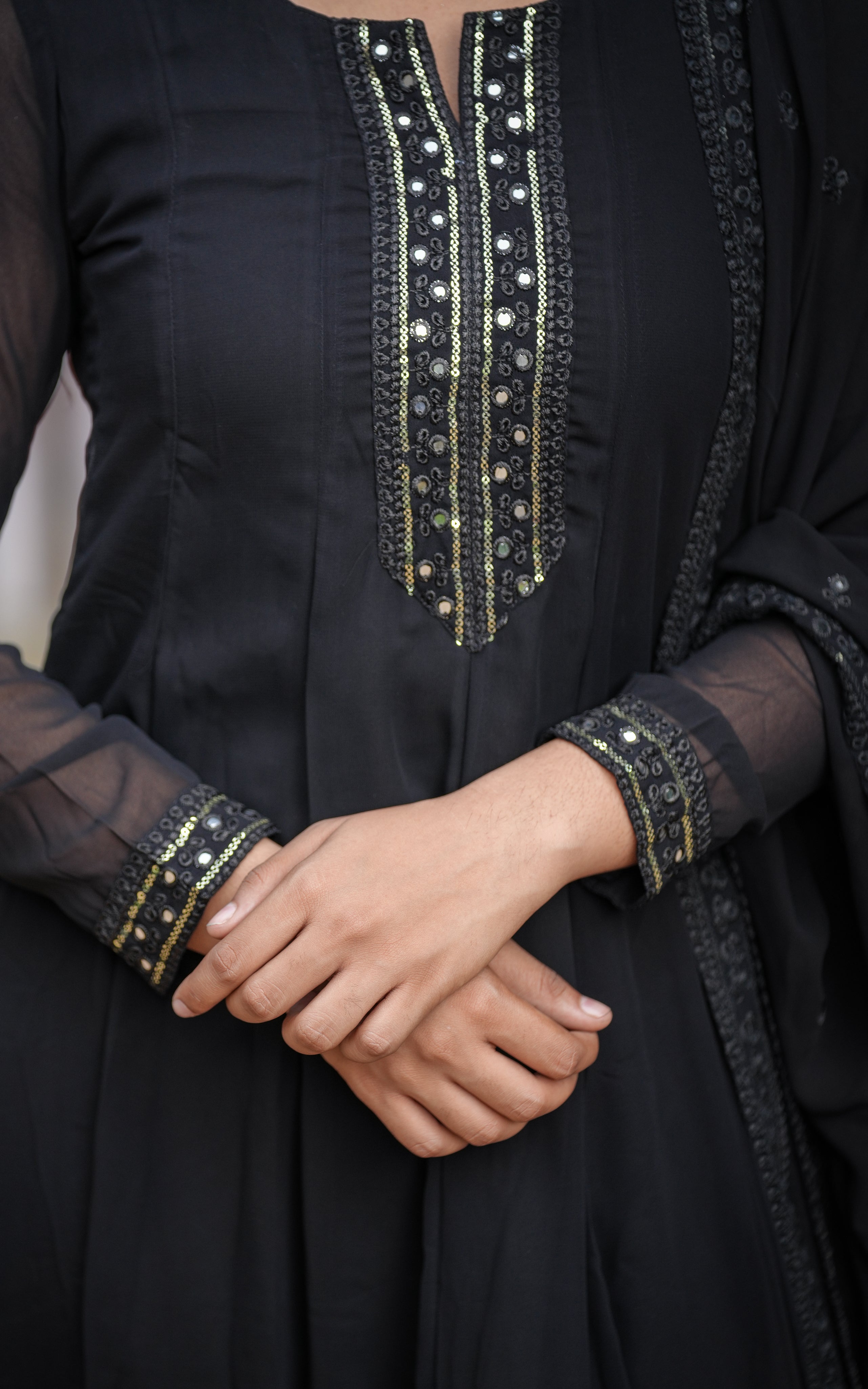 Matheesha Black (Kurti+Dupatta)