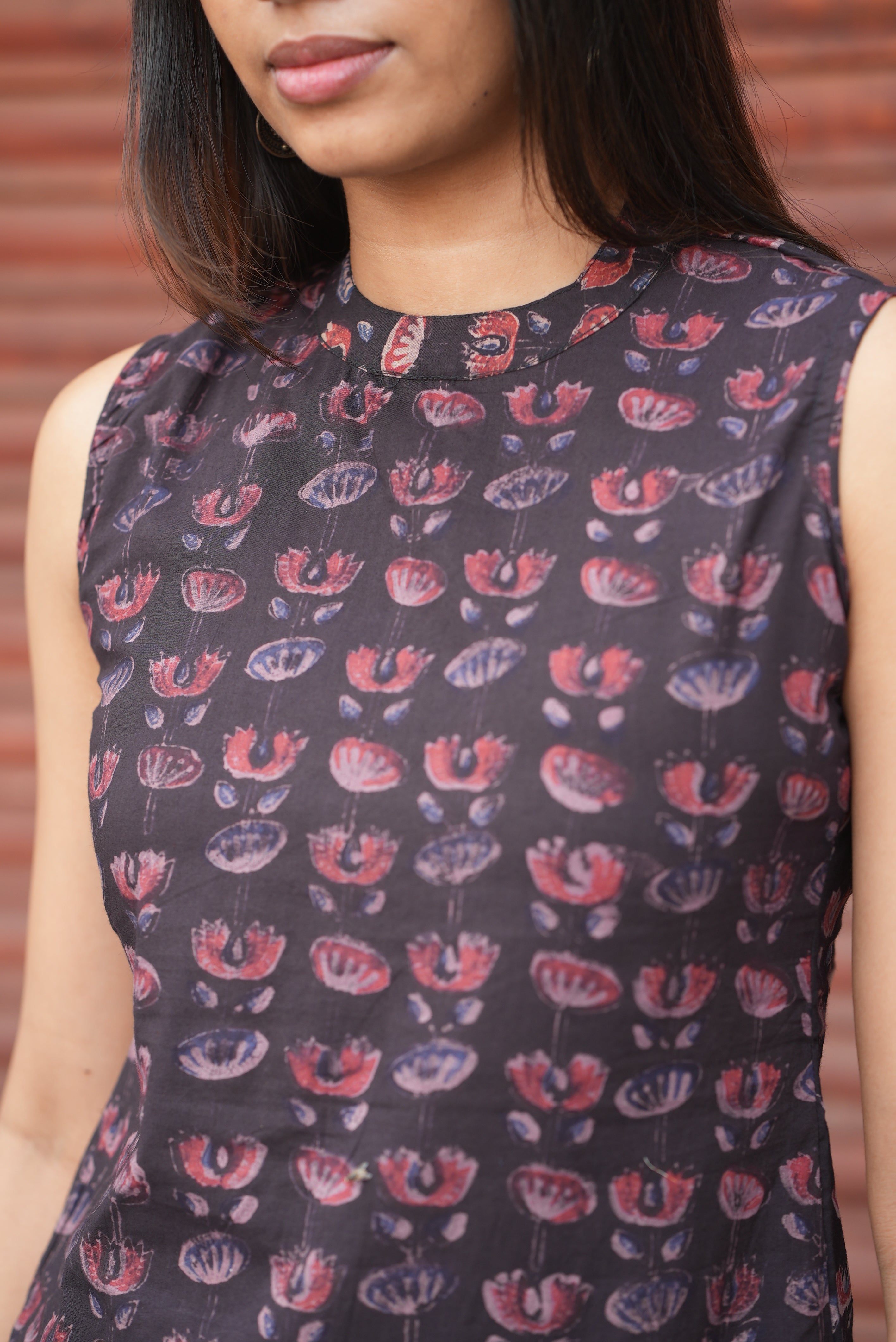 Short top with a modern look