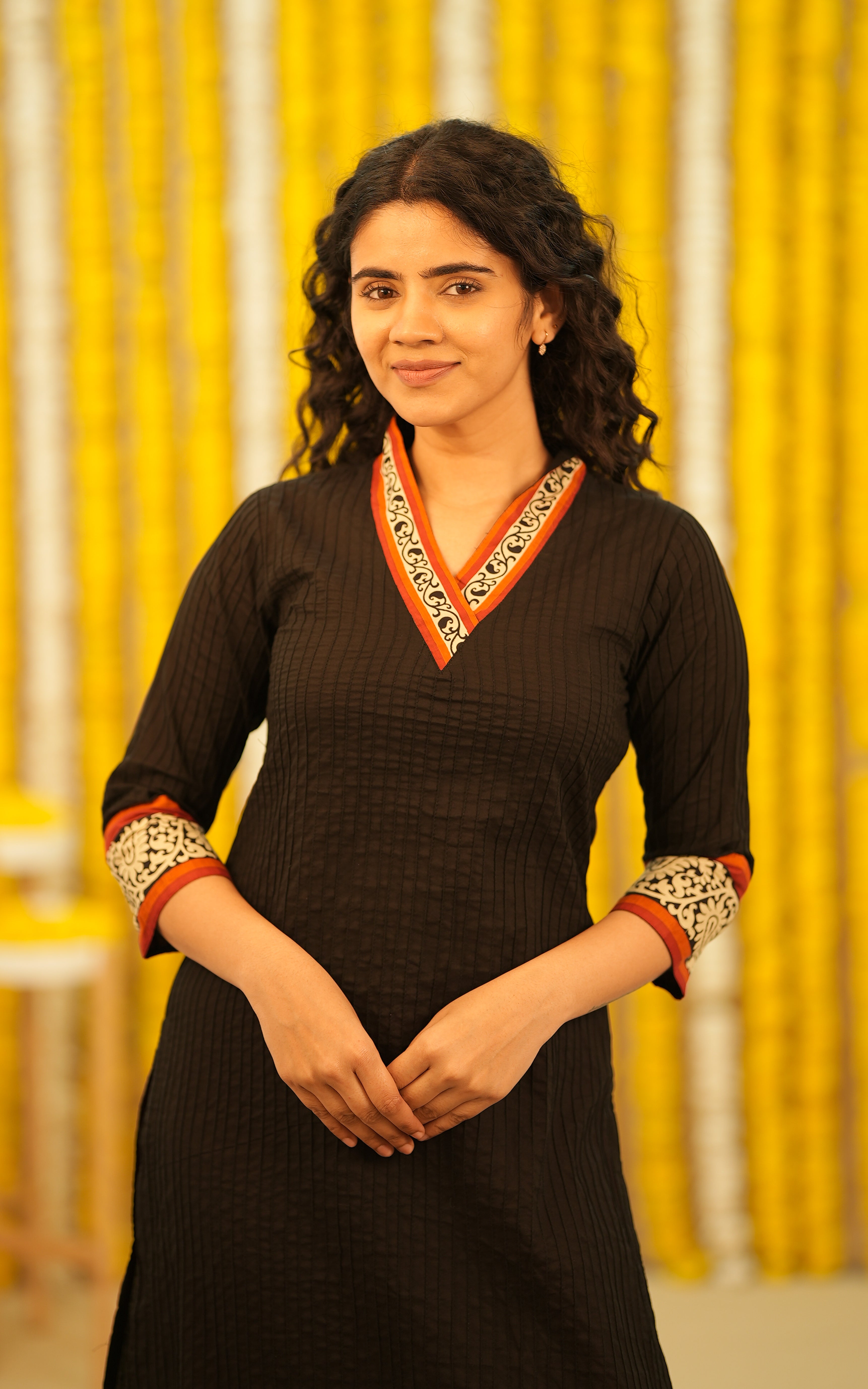 Instore - Black Cotton Straight Cut Kurti with Side Slit & No Lining