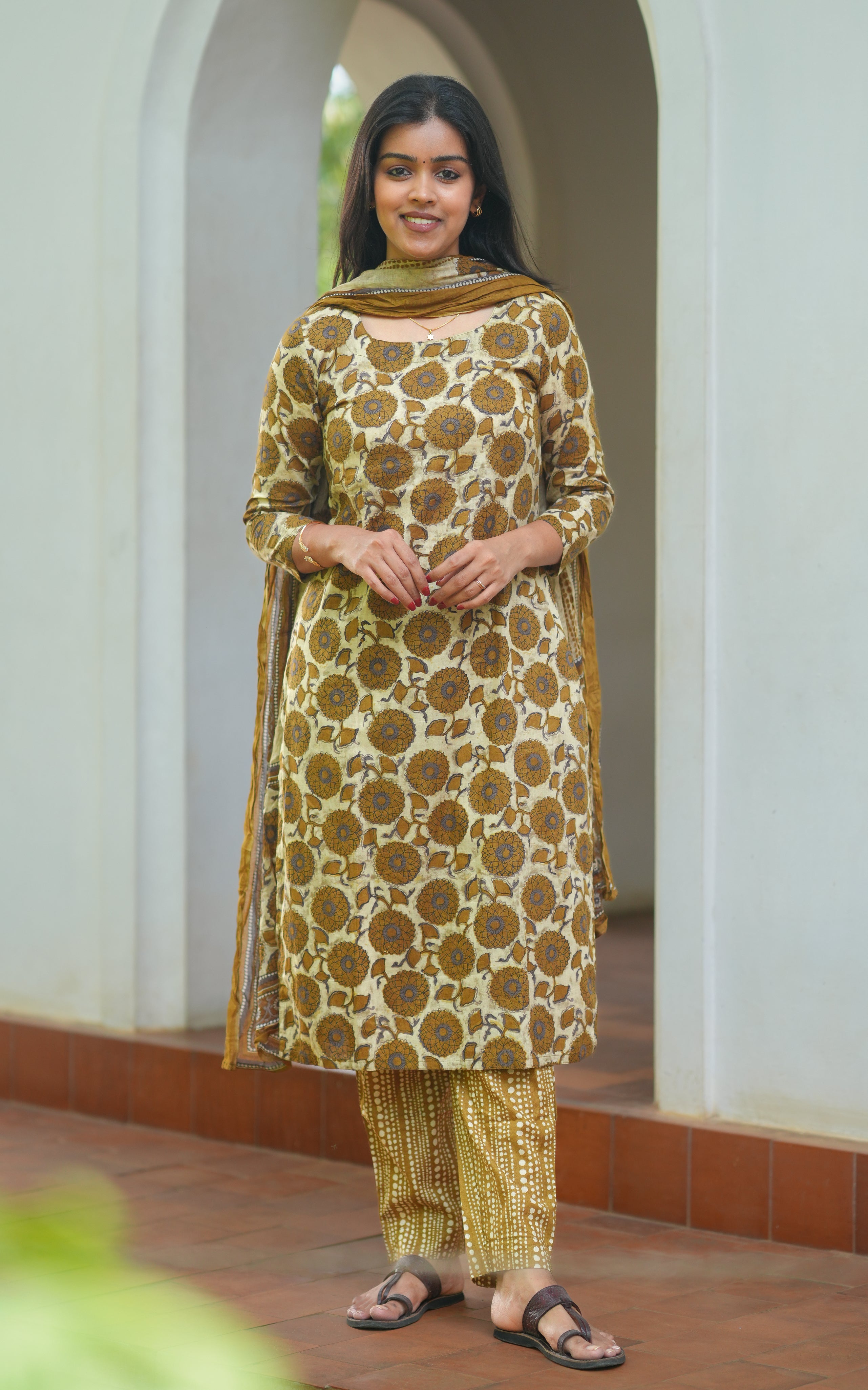 Srinathiya Mehandi Green (Kurti+Pant+Dupatta)