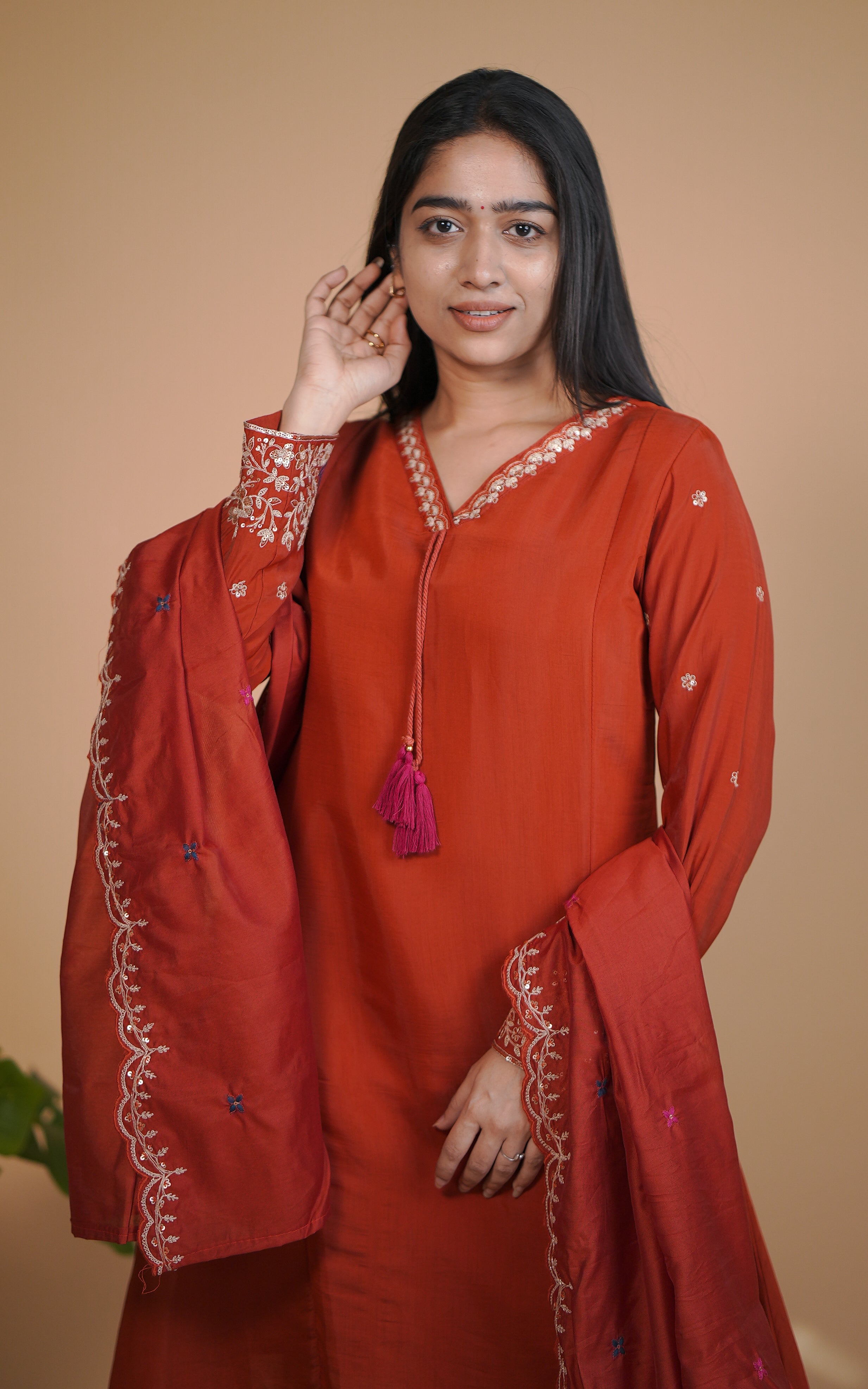 Tejasvi B (Kurti+Dupatta)