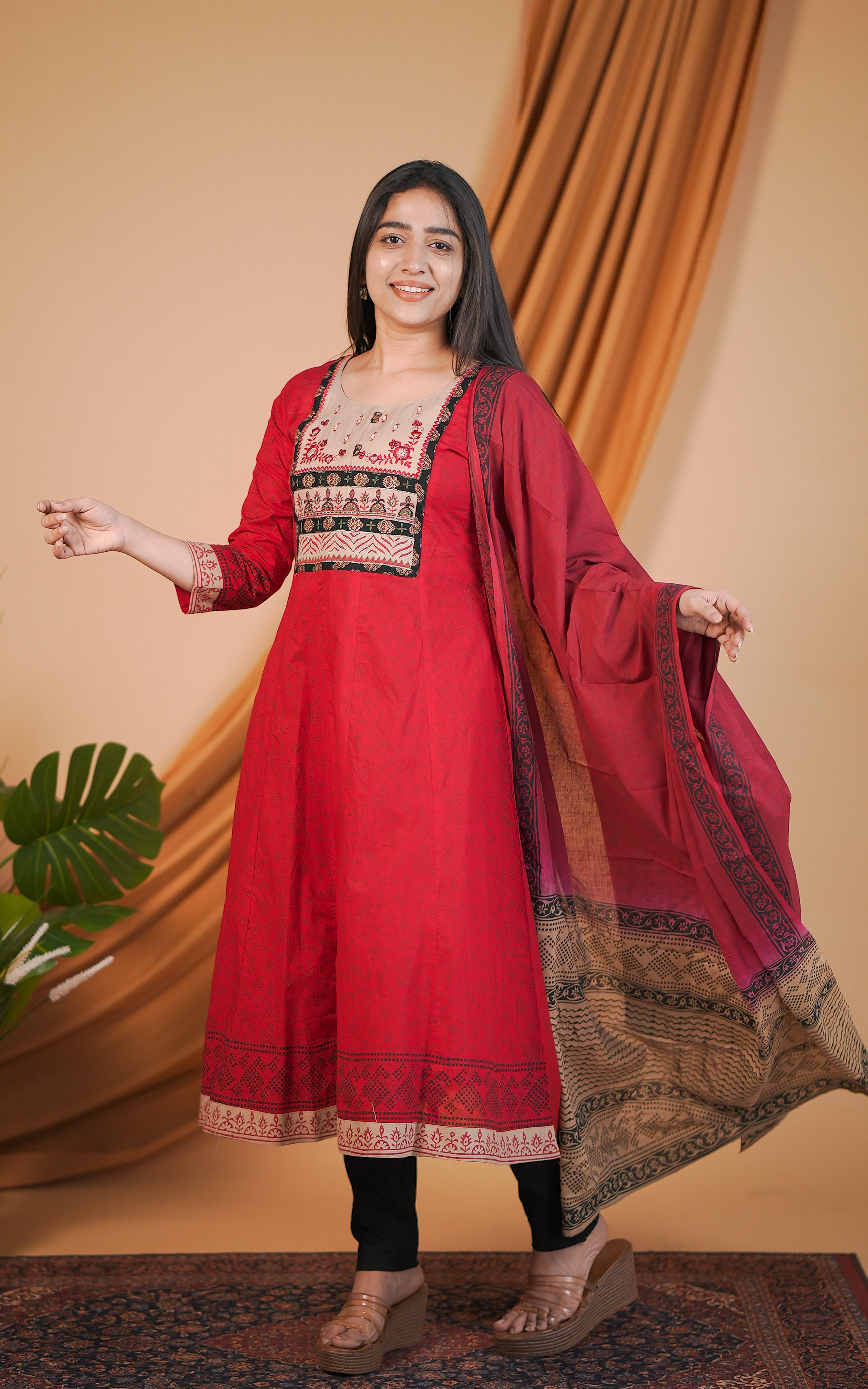 Harinika (Kurti+Dupatta)