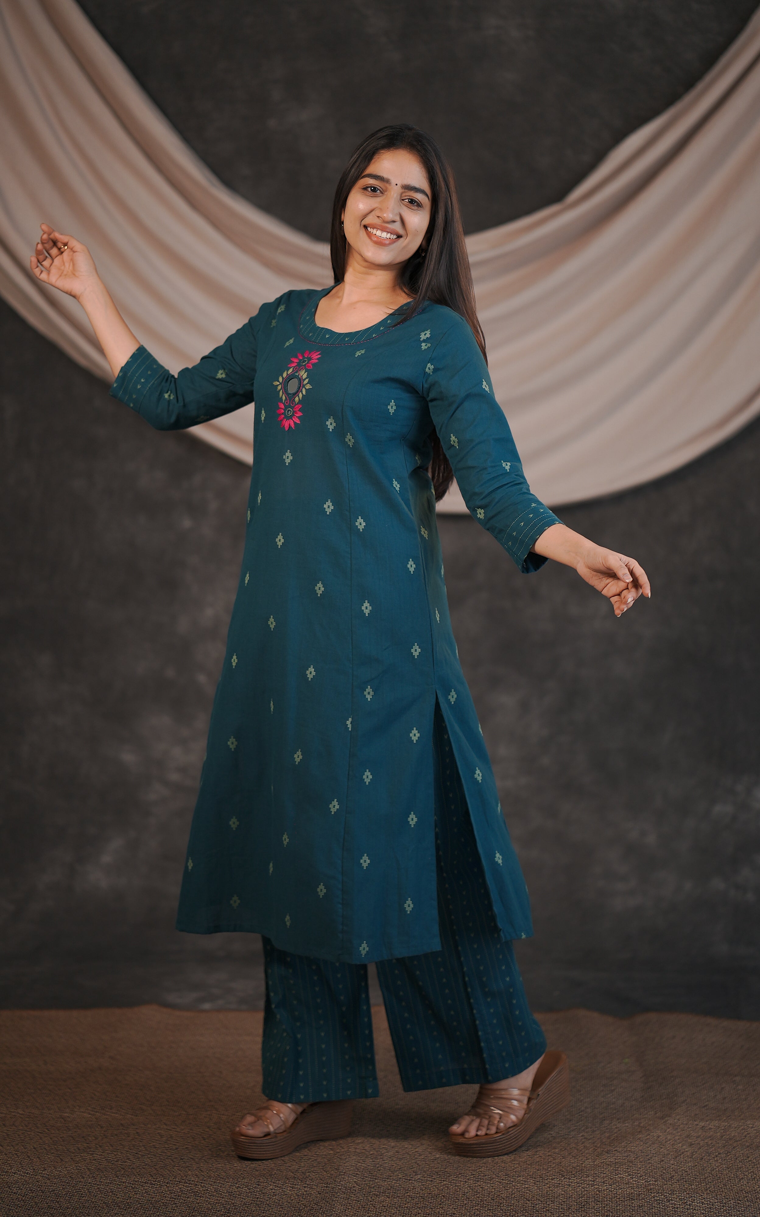 Roshika (Kurti+Pant)