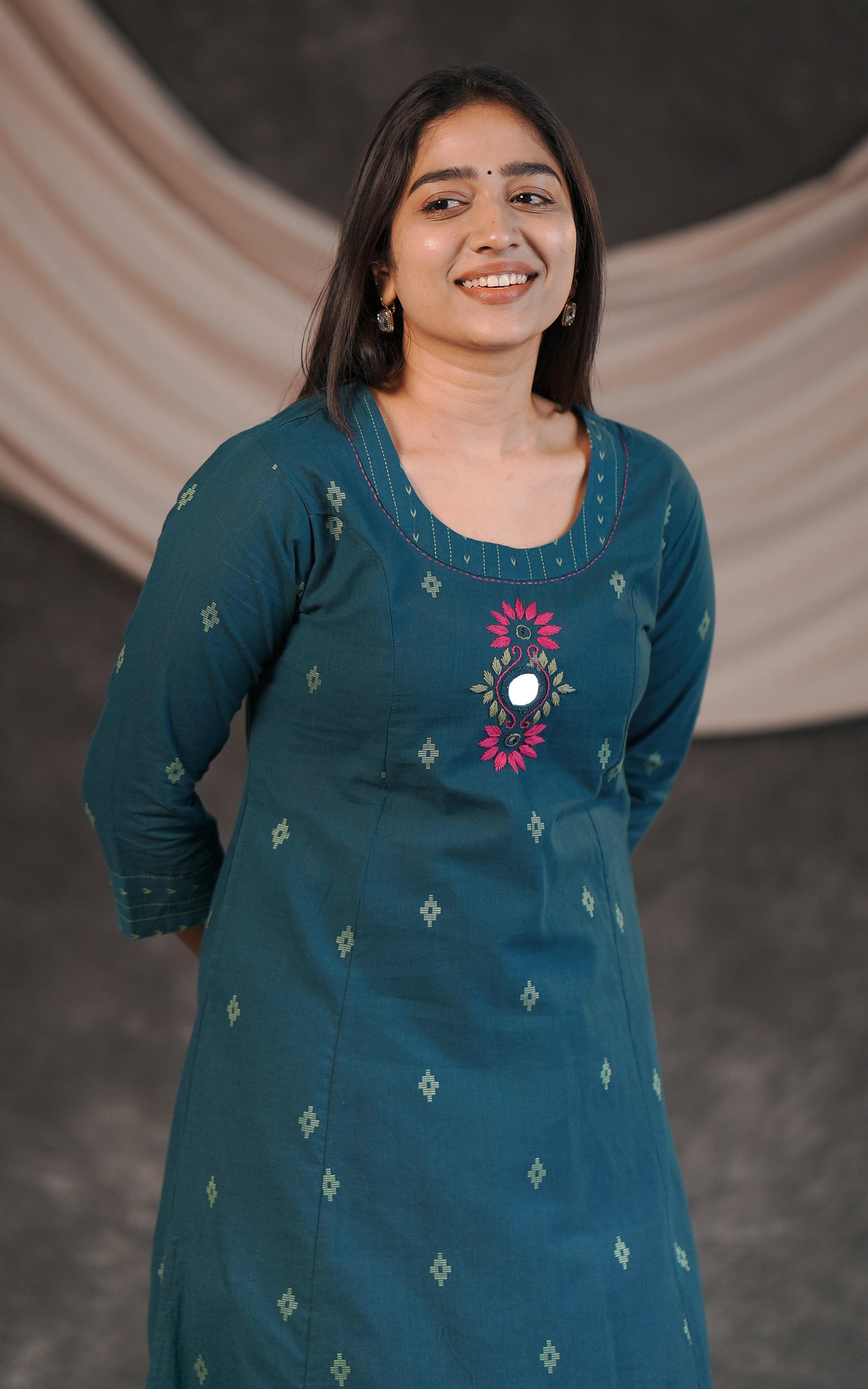 Roshika (Kurti+Pant)