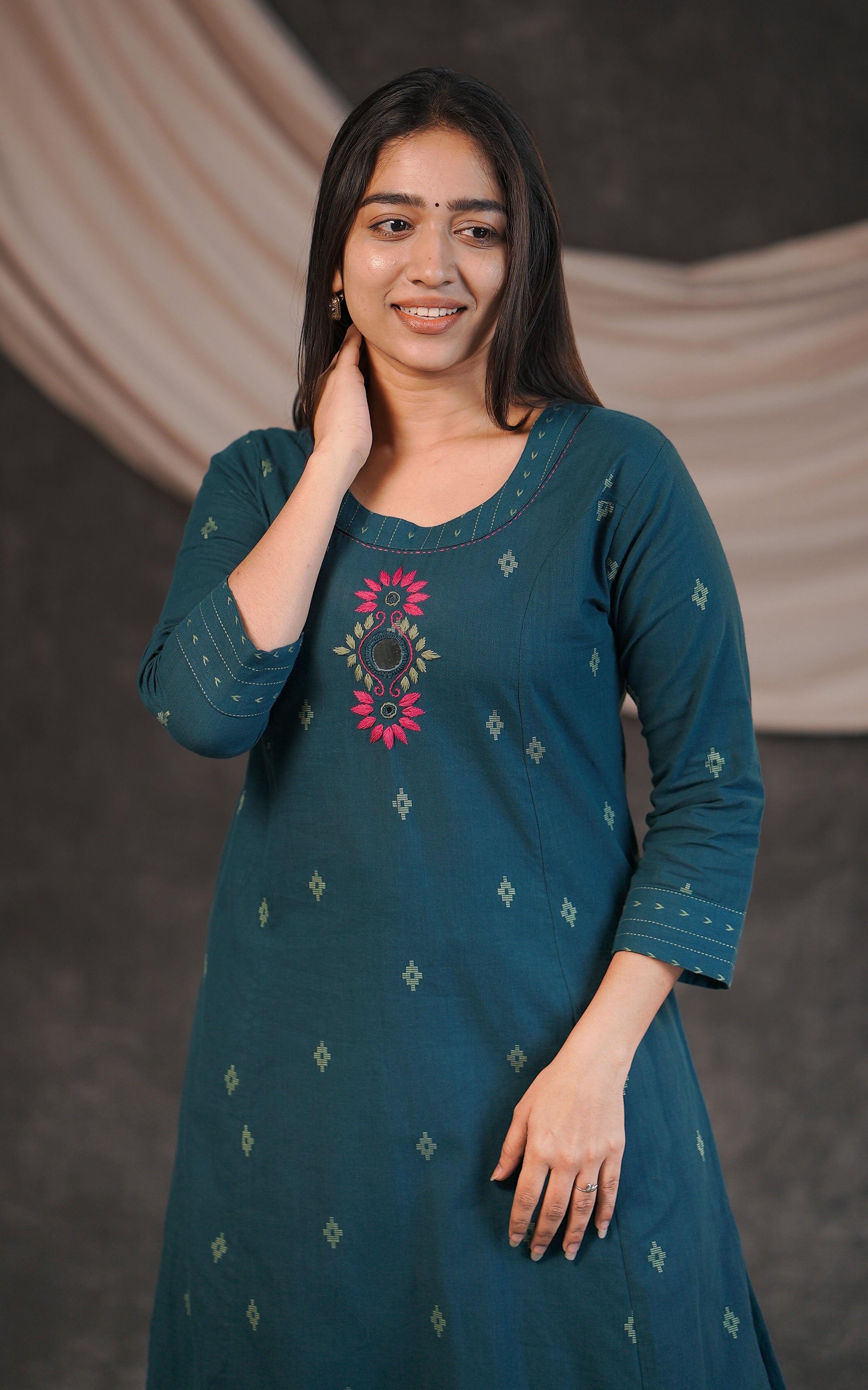 Roshika (Kurti+Pant)