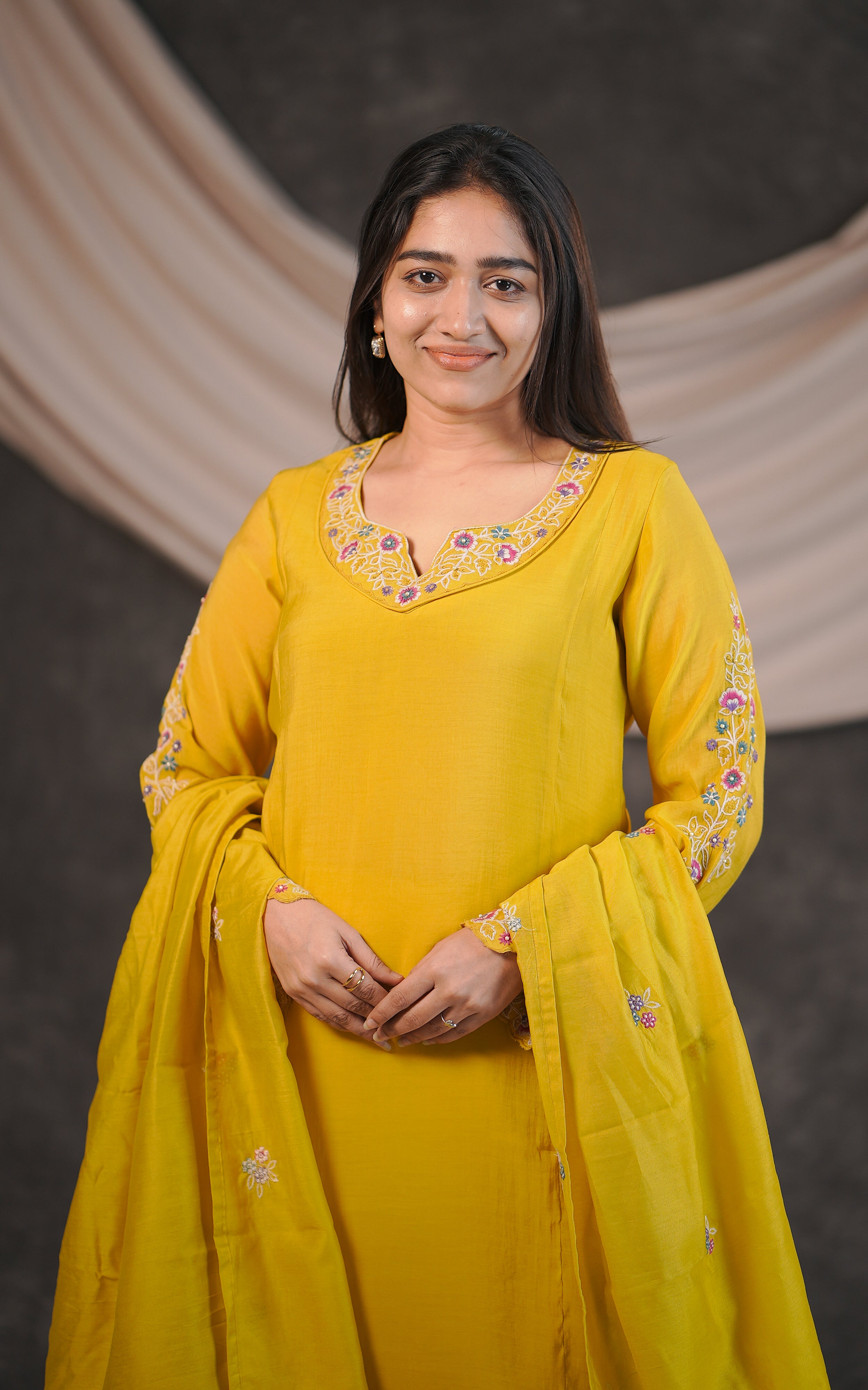 Elakkiyam A (Kurti+Dupatta)