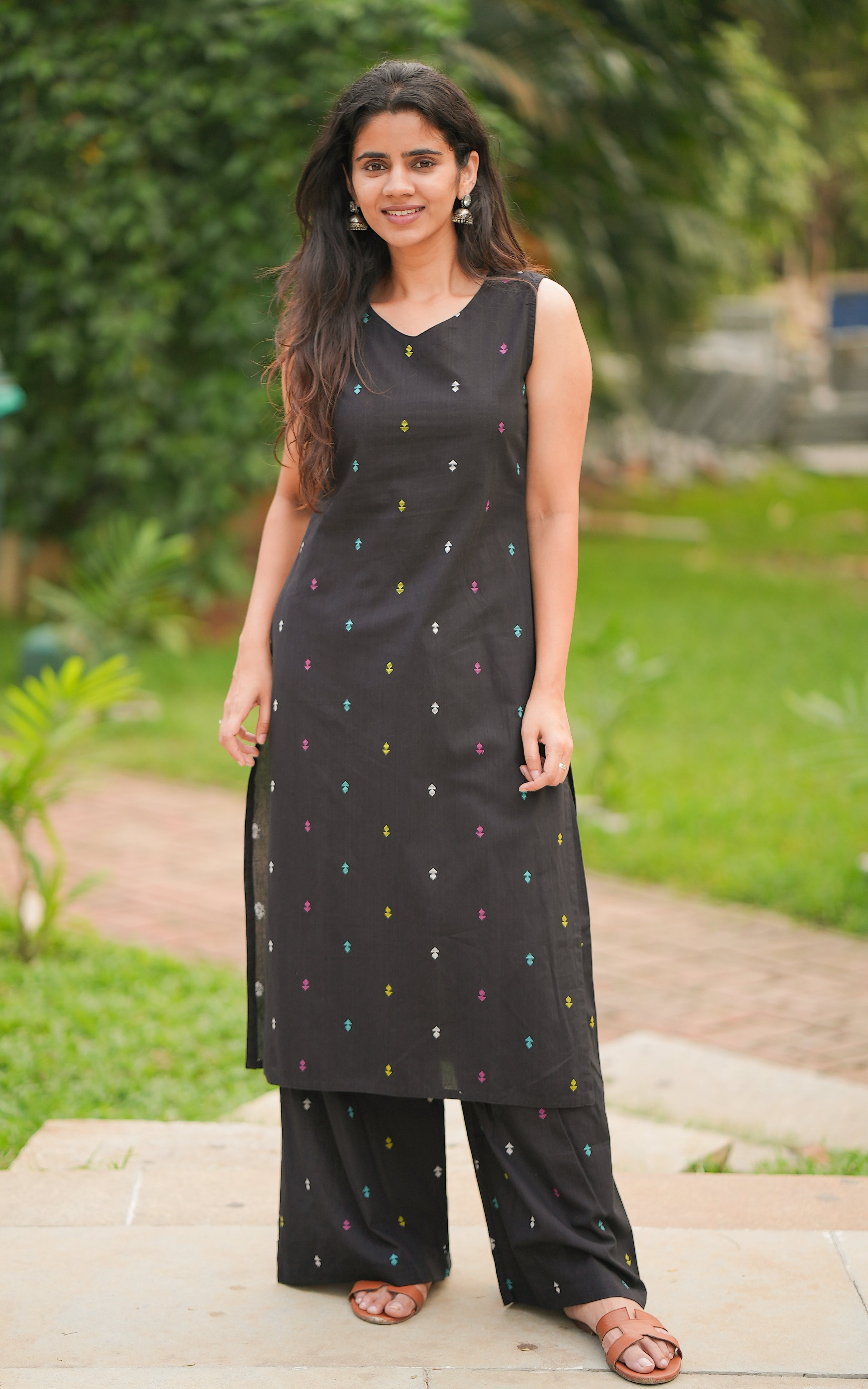 Instore – Kanisha Black South Cotton Straight Cut Kurti with Side Slit, Back Zip, and Palazzo Pant with Elastic Waistband – Women's Ethnic Set