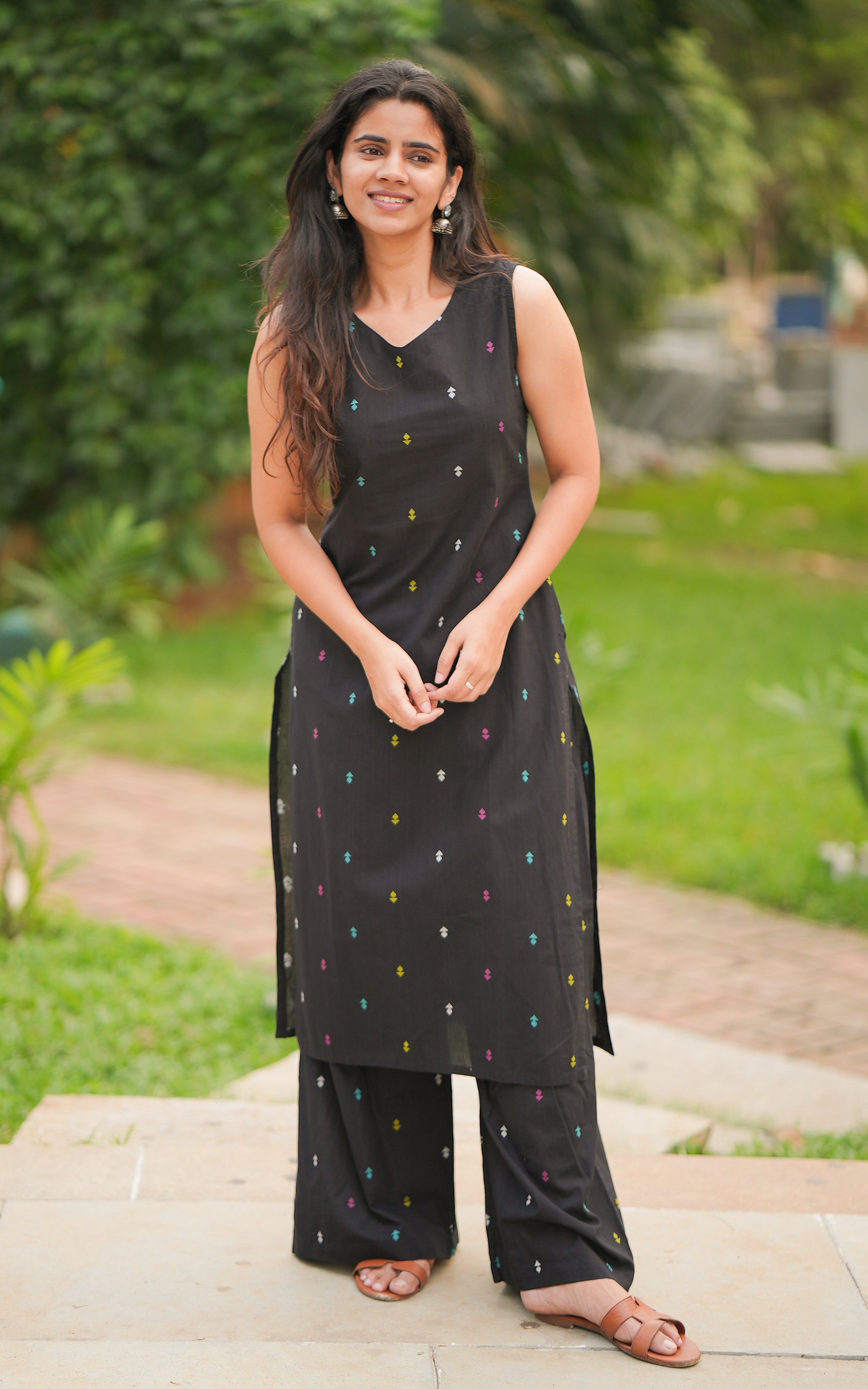 Instore – Kanisha Black South Cotton Straight Cut Kurti with Side Slit, Back Zip, and Palazzo Pant with Elastic Waistband – Women's Ethnic Set