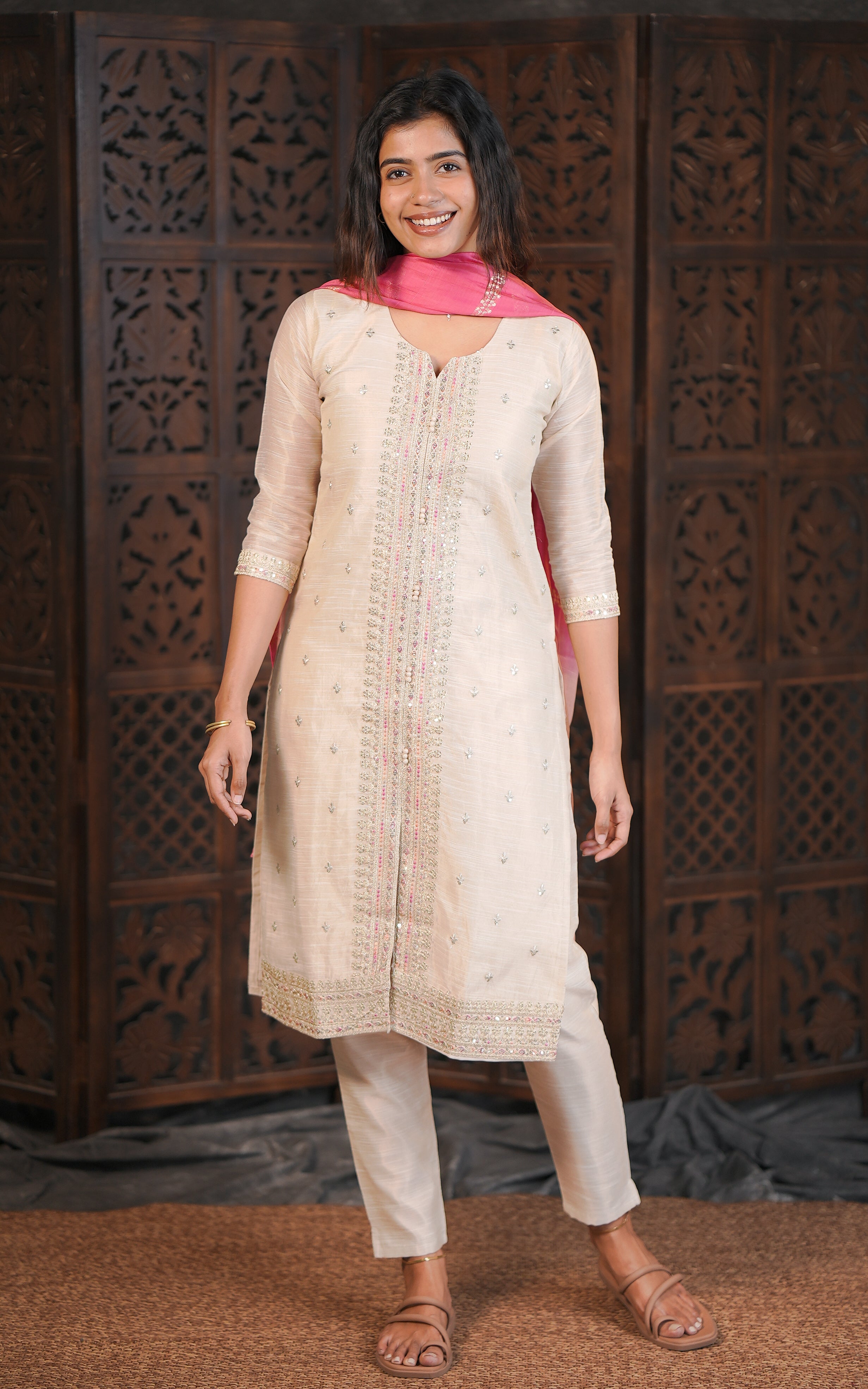 Praneeka (Kurti+Pant+Dupatta)