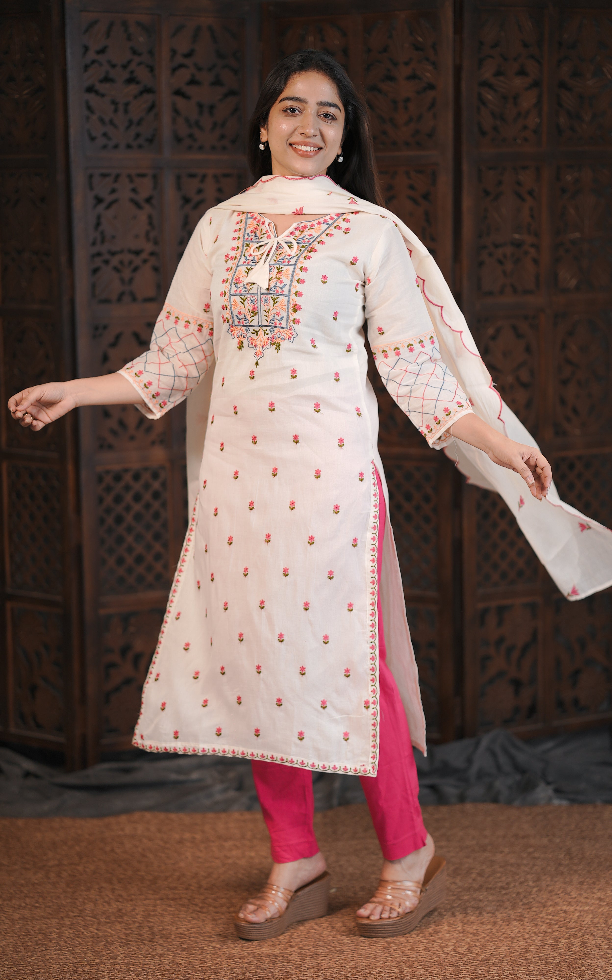 Dharmapriya (Kurti+Dupatta)