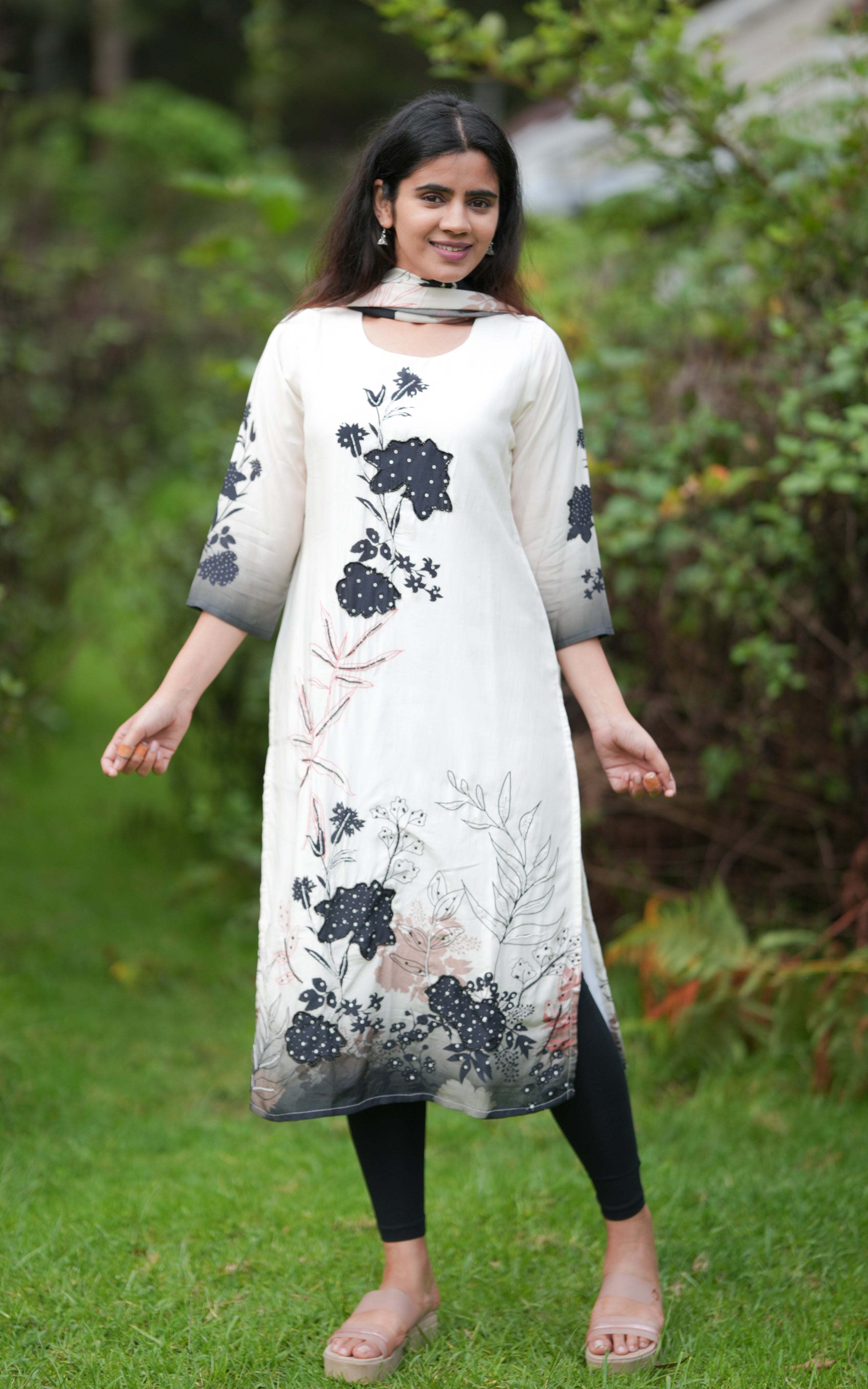Vanji Kodi (Kurti+Dupatta) KURTIS instore