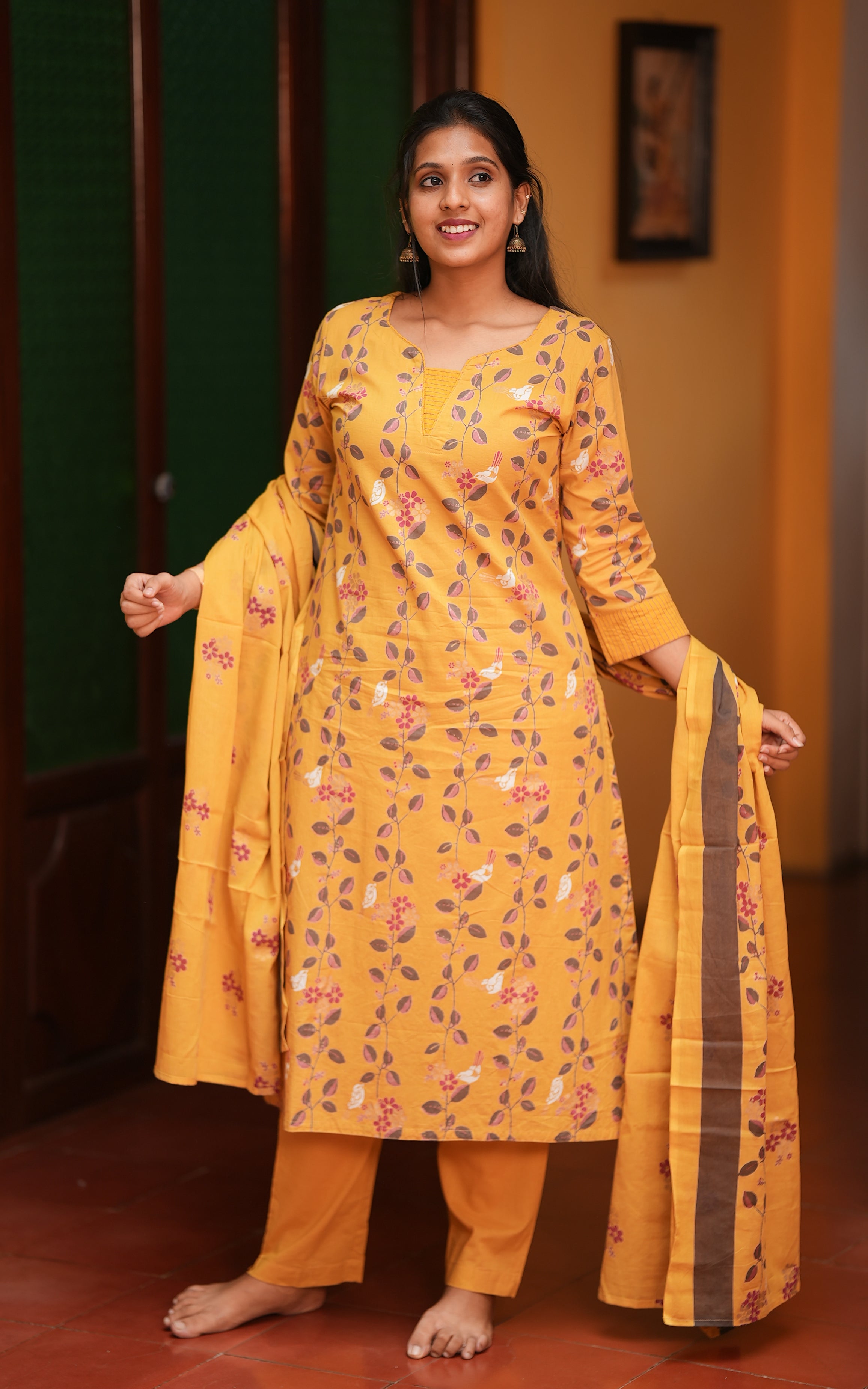 Nihira (Kurti+Pant+Dupatta)