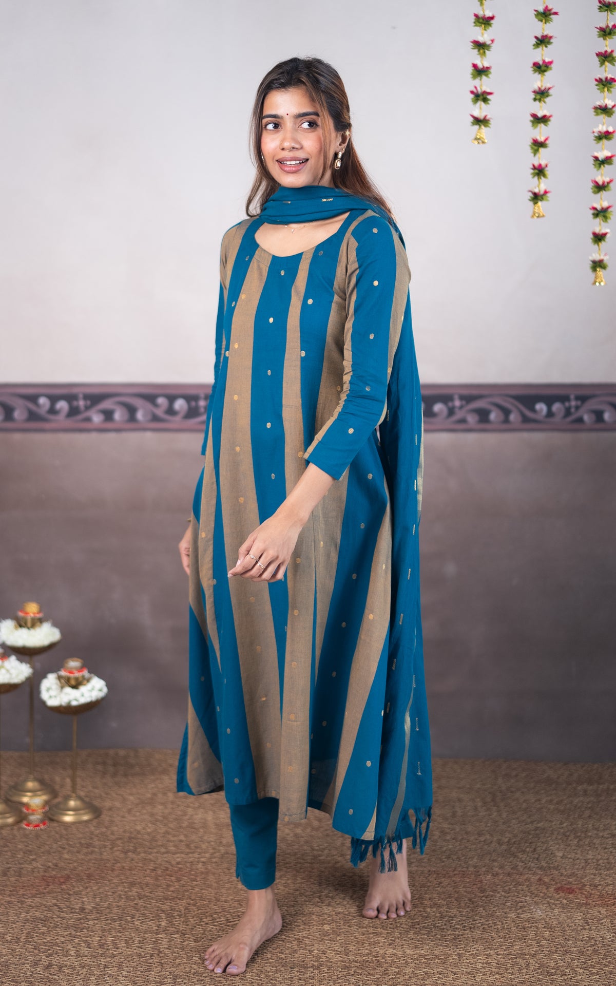 Pon Thamarai A (Kurti+Dupatta)