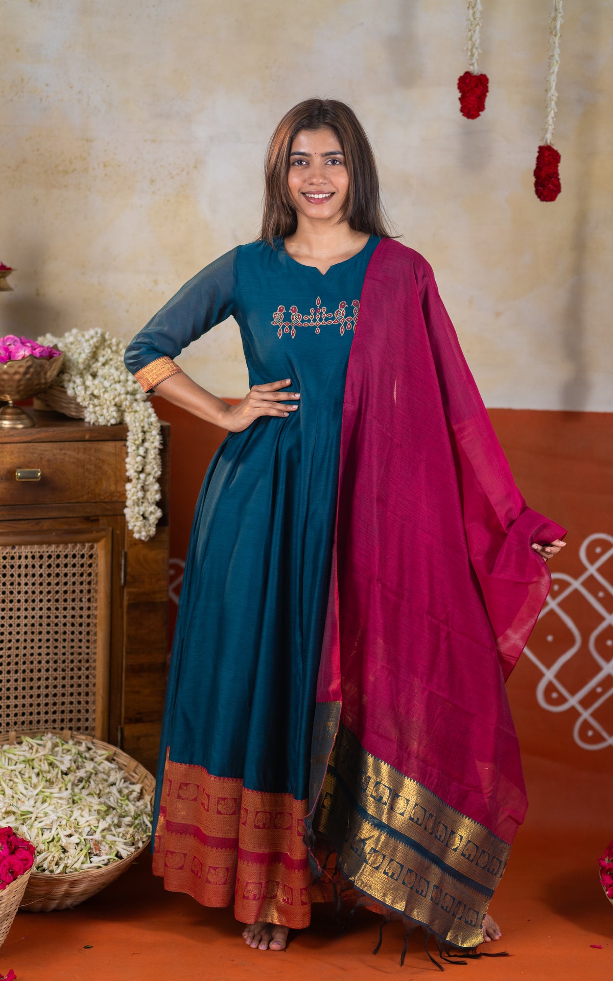 Vintage Vizha Kolam C (Kurti+Dupatta)