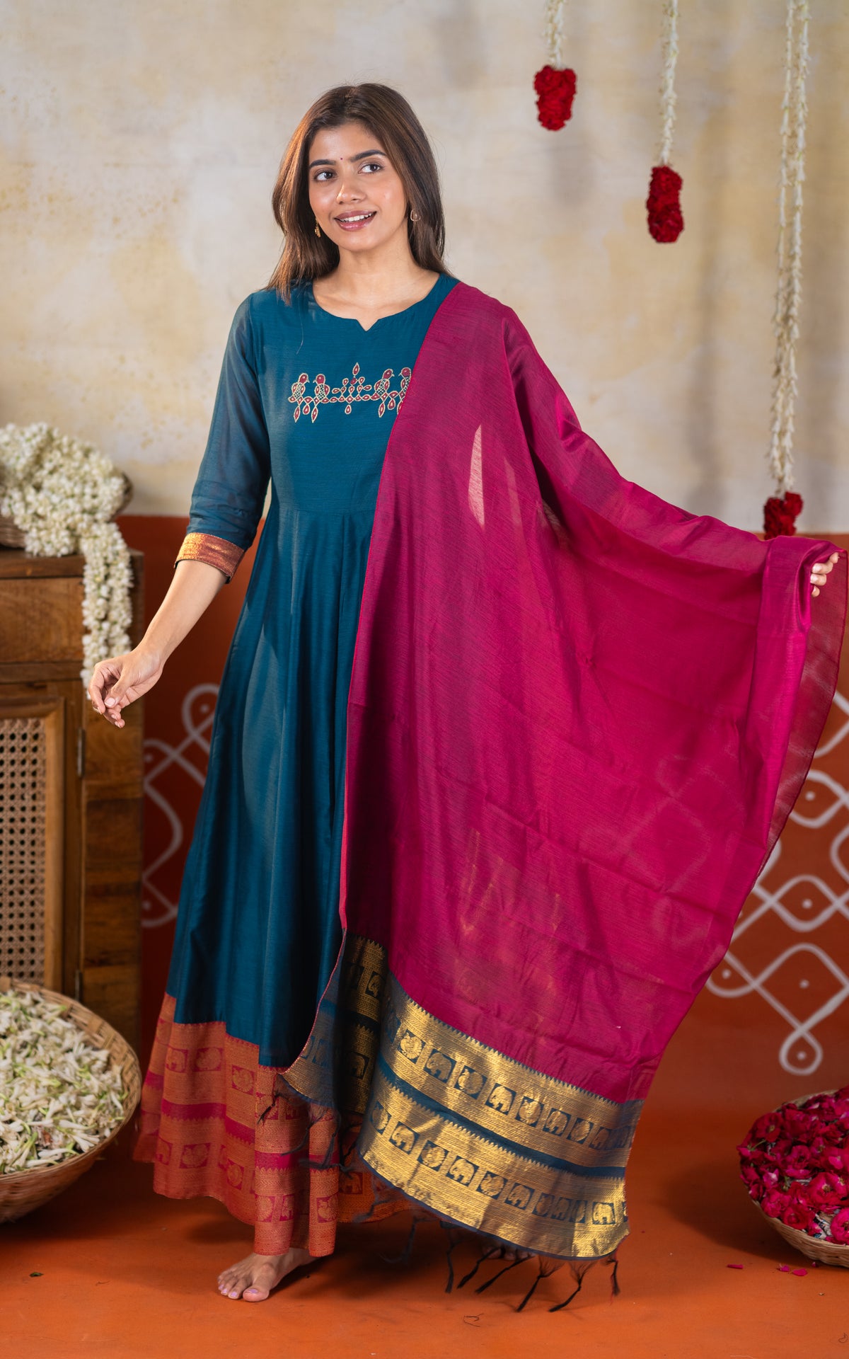 Vintage Vizha Kolam C (Kurti+Dupatta)