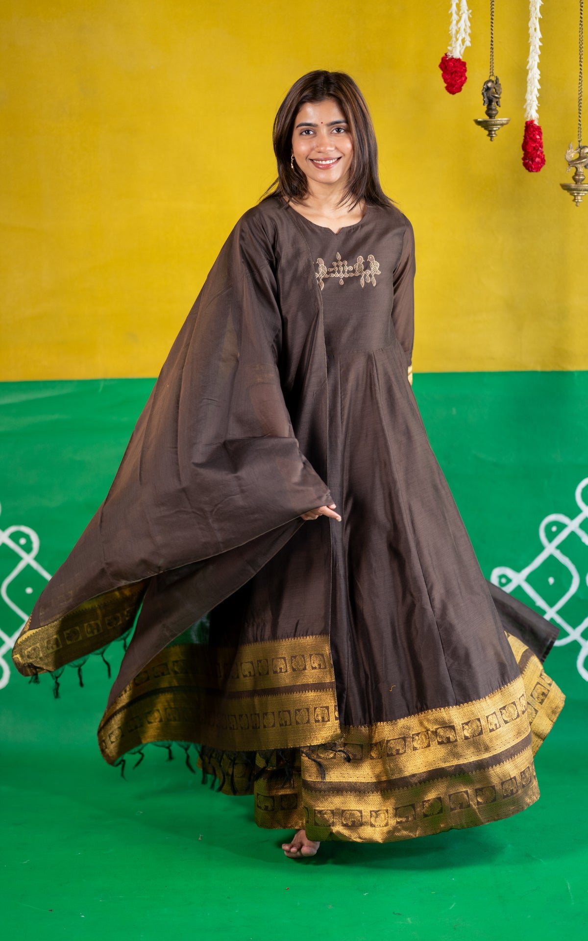 Vintage Vizha Kolam A (Kurti+Dupatta)