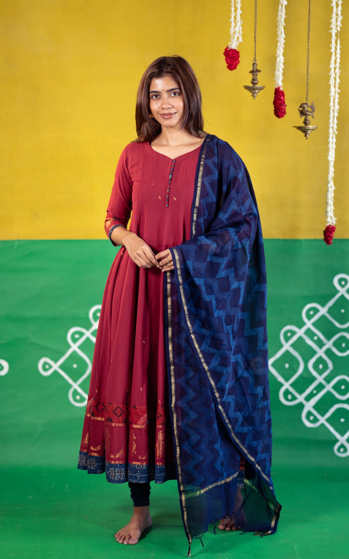 Vintage Vizha Paingili (Kurti+Dupatta)