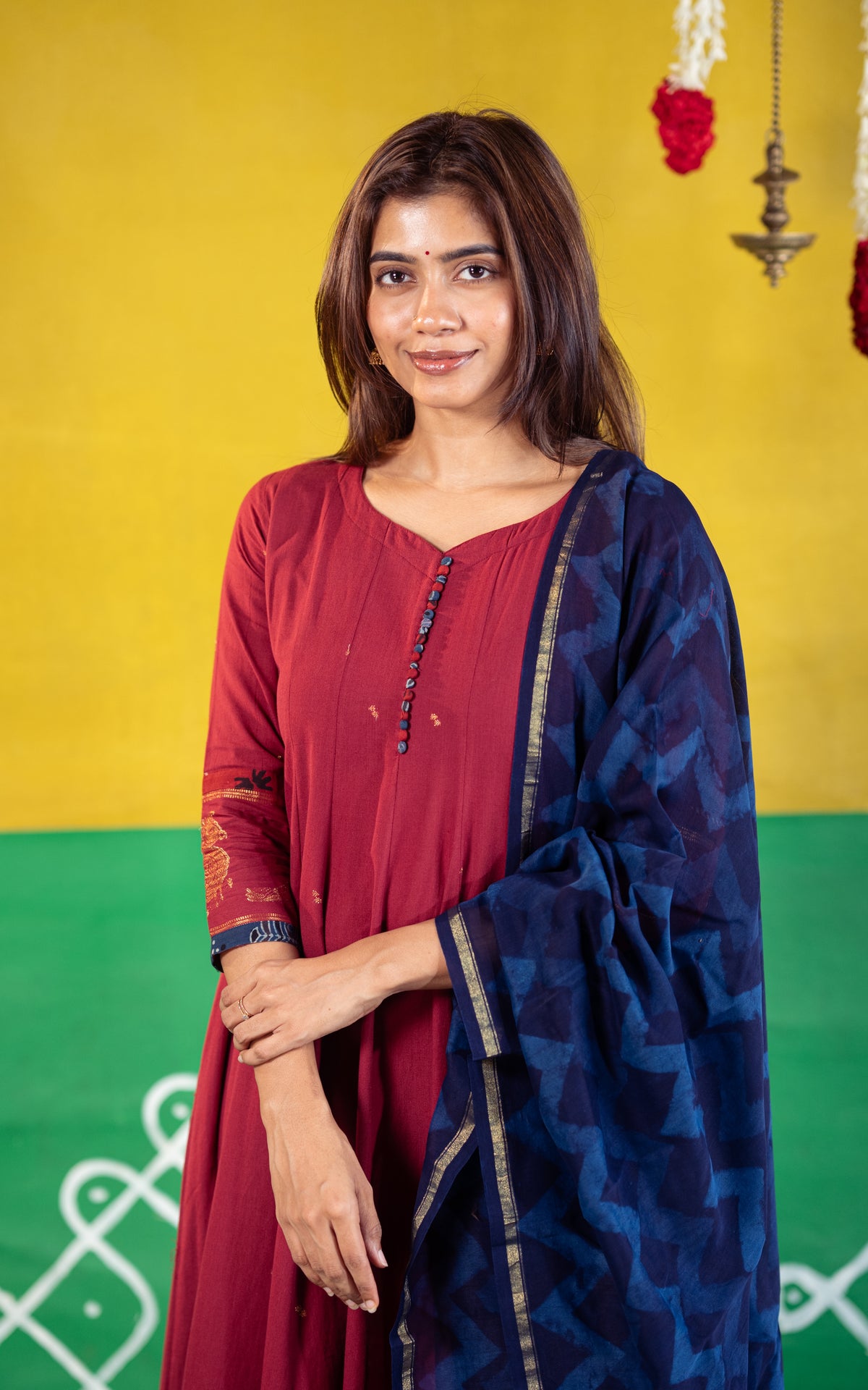 Vintage Vizha Paingili (Kurti+Dupatta)