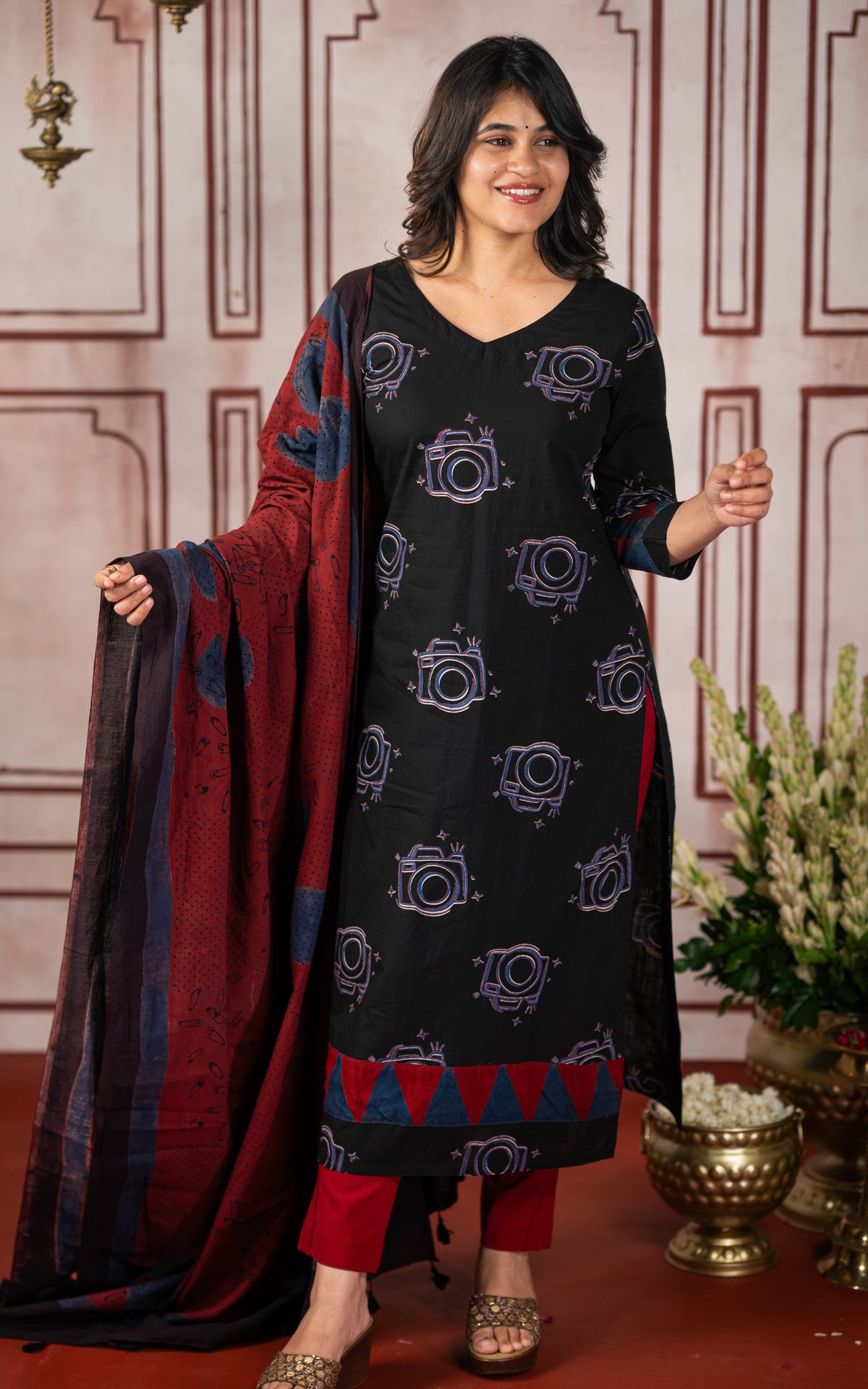 Clicks and Flash (Kurti+Dupatta)
