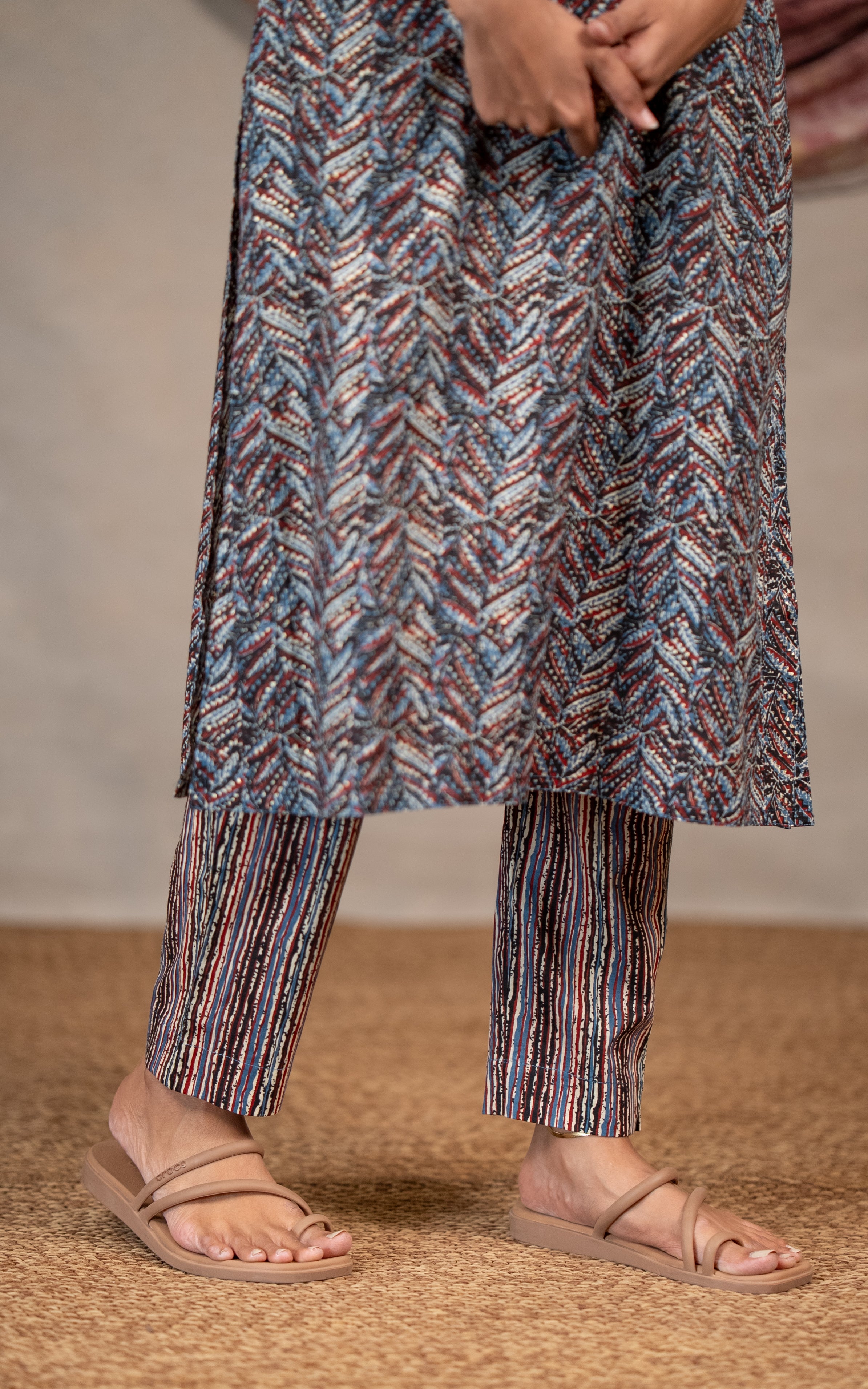 Smart Look V Neck Printed Kurti For Women
