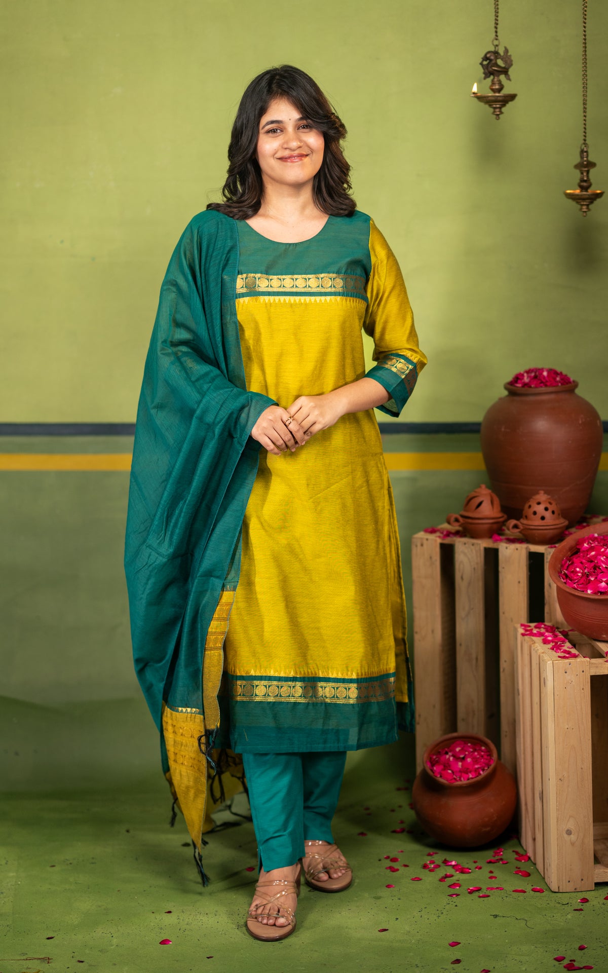 Retro Specials A (Kurti+Dupatta)