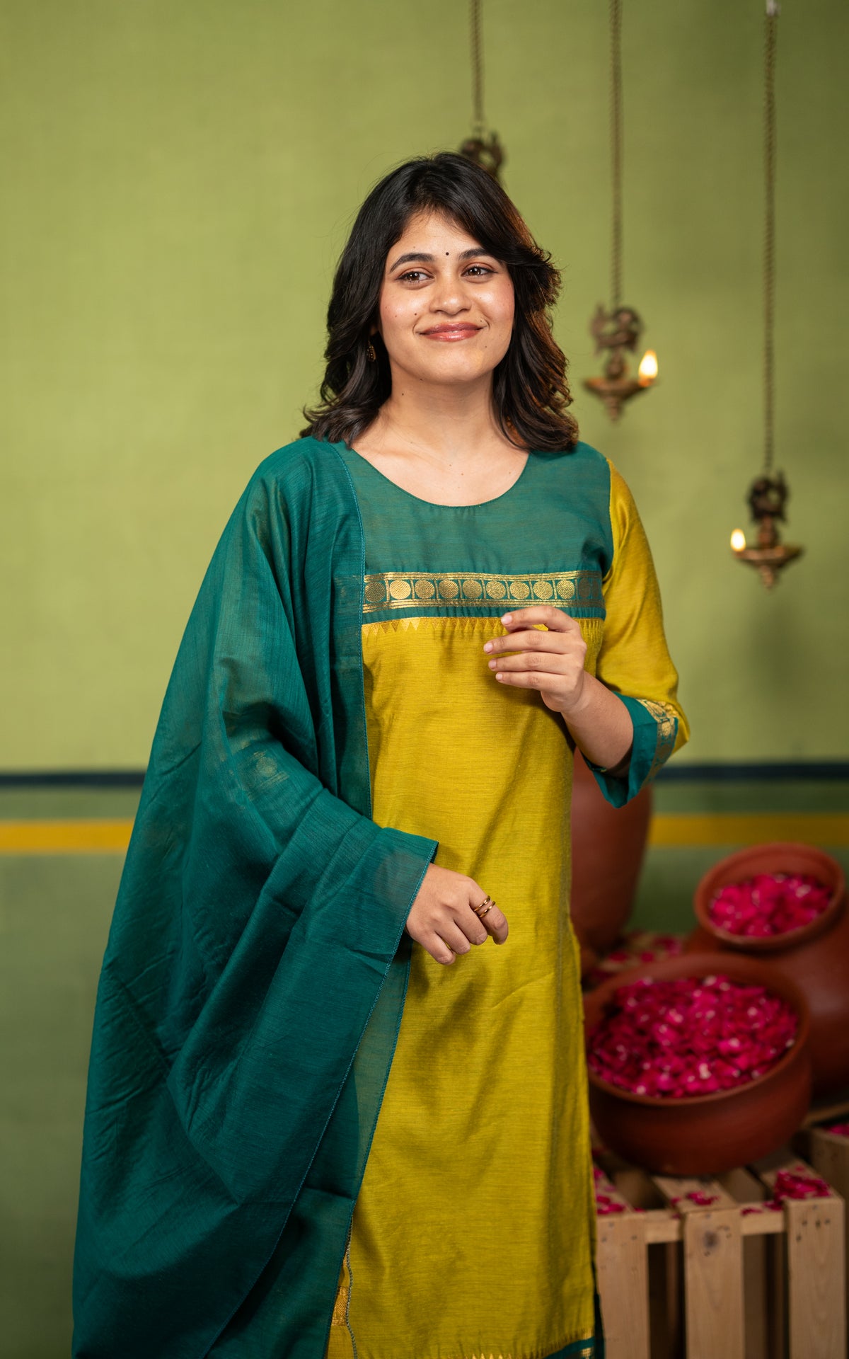 Retro Specials A (Kurti+Dupatta)