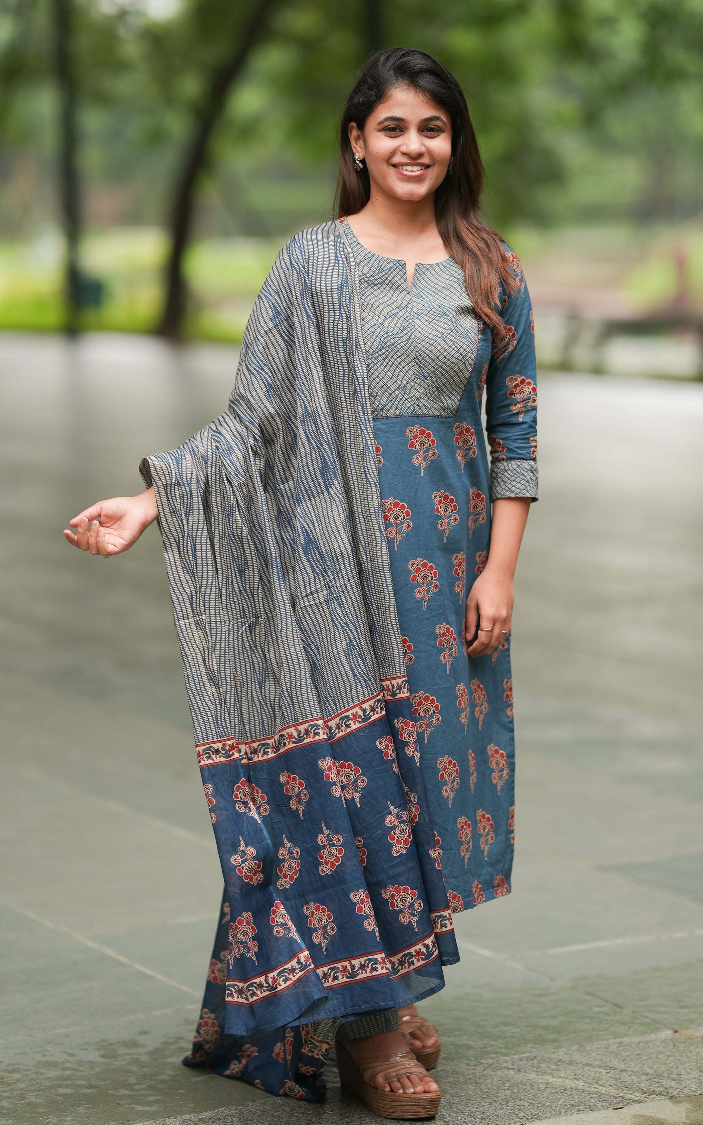 Elaiyarani Blue (Kurti+Pant+Dupatta) KURTIS instore