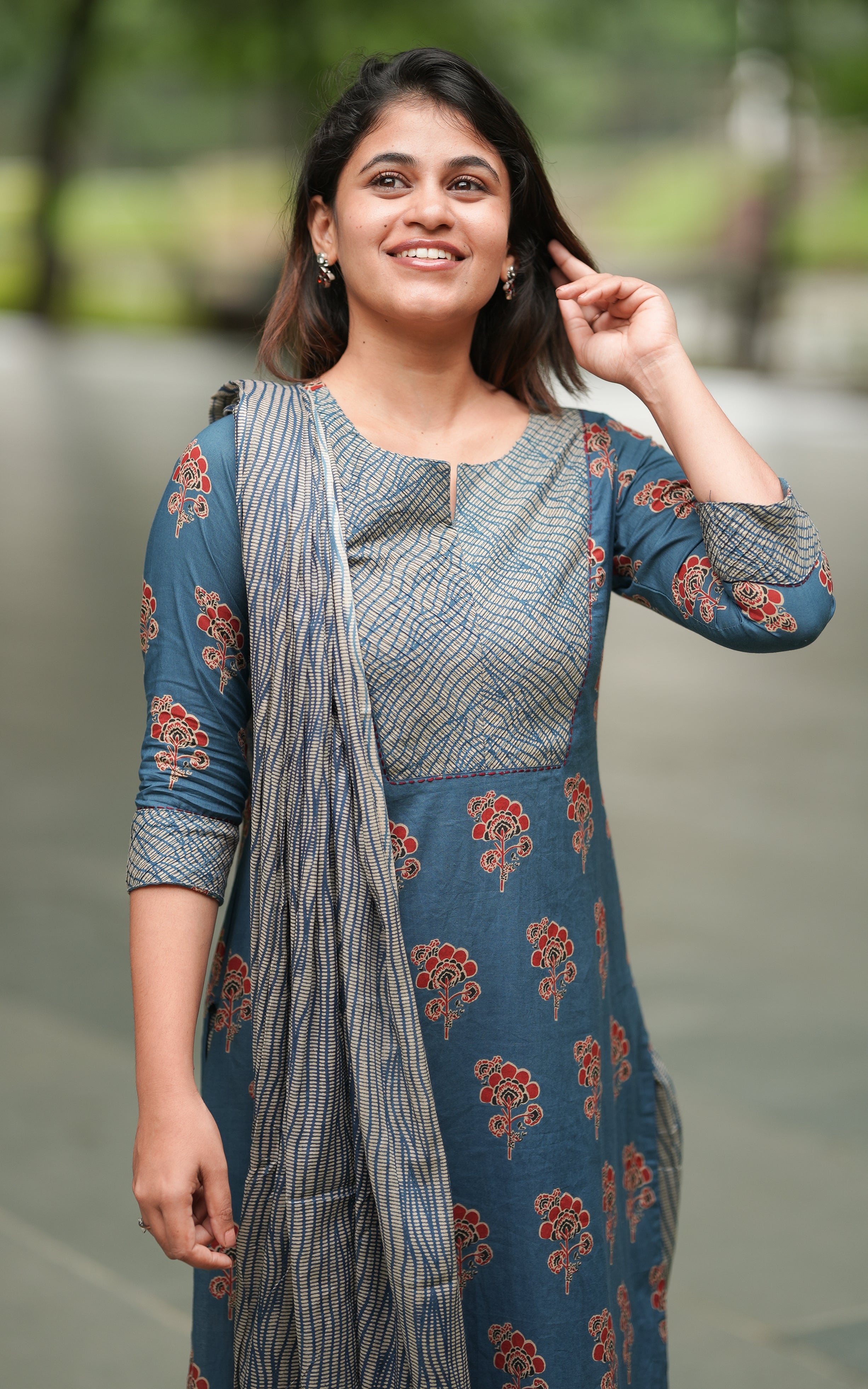 Elaiyarani Blue (Kurti+Pant+Dupatta) KURTIS instore