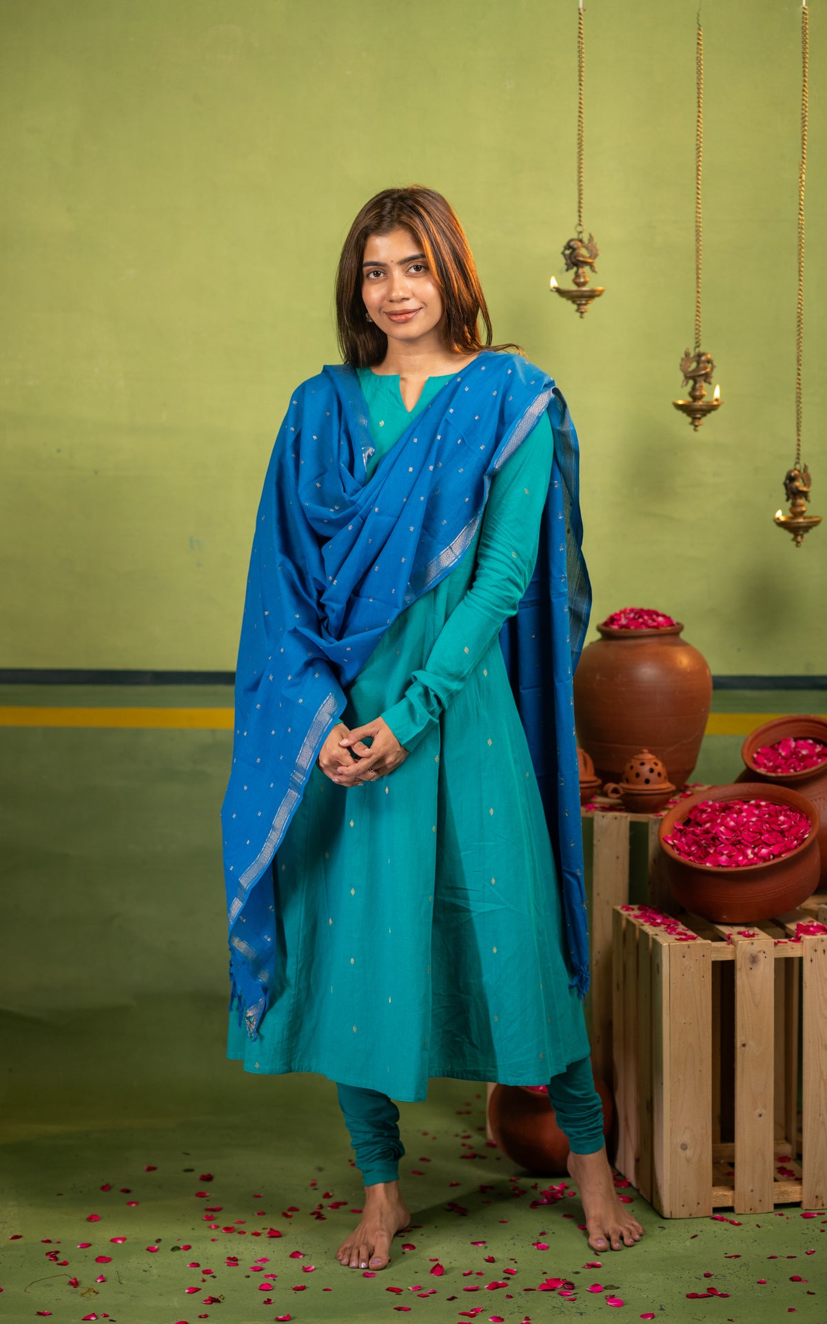 Kadhalar Dhinam Festive C (Kurti+Dupatta)