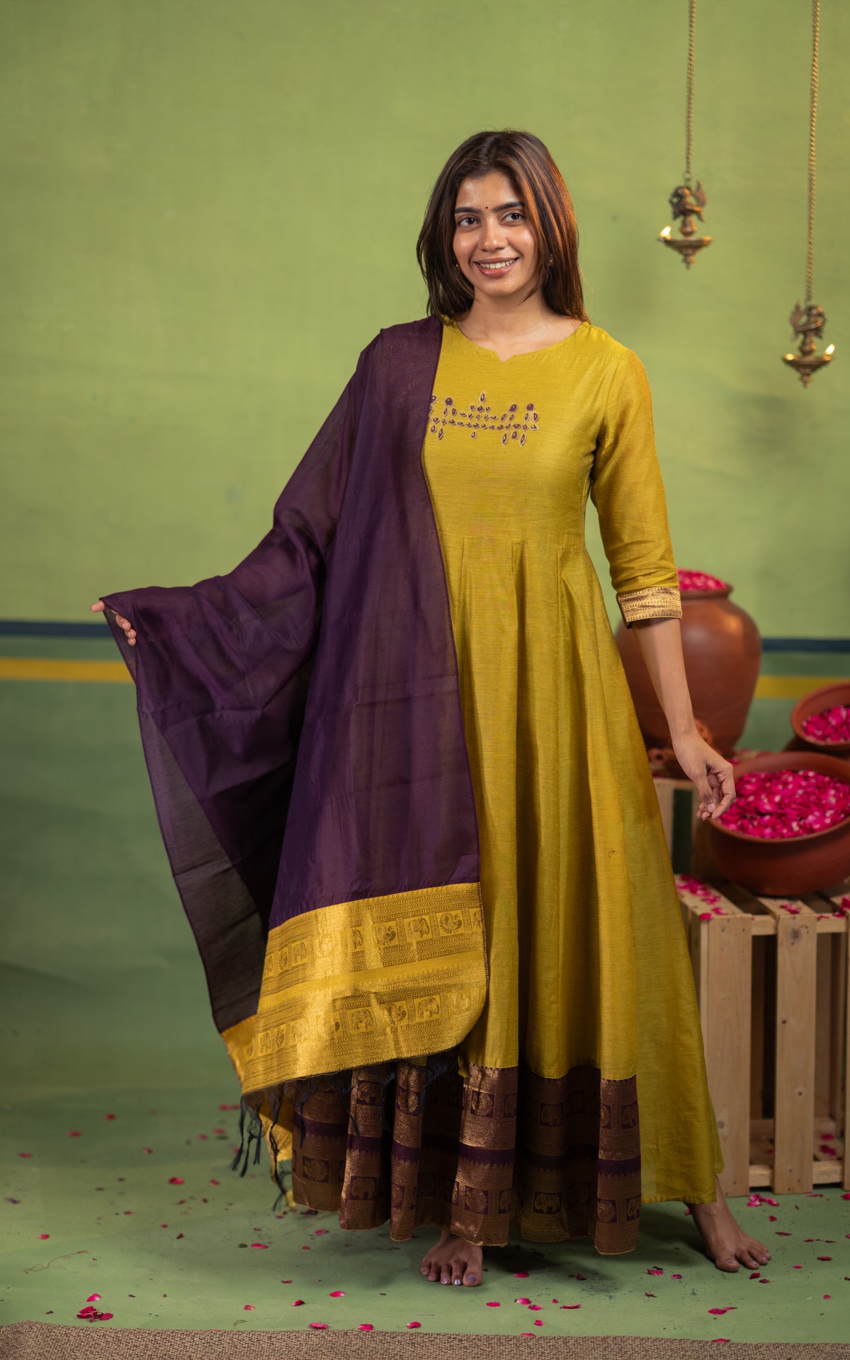 Vintage Vizha Kolam B (Kurti+Dupatta)