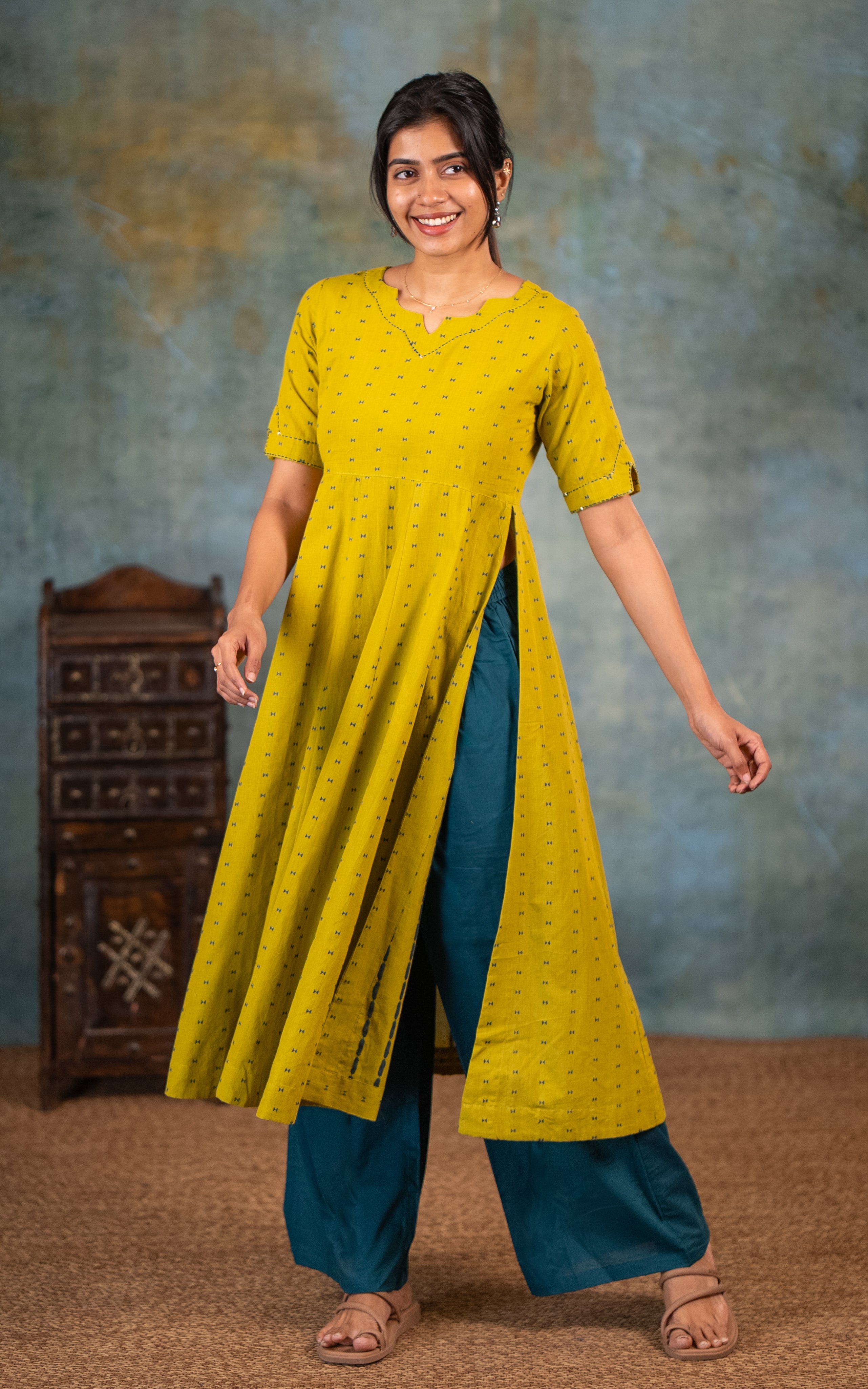 Naira cut cotton kurti with side slit design