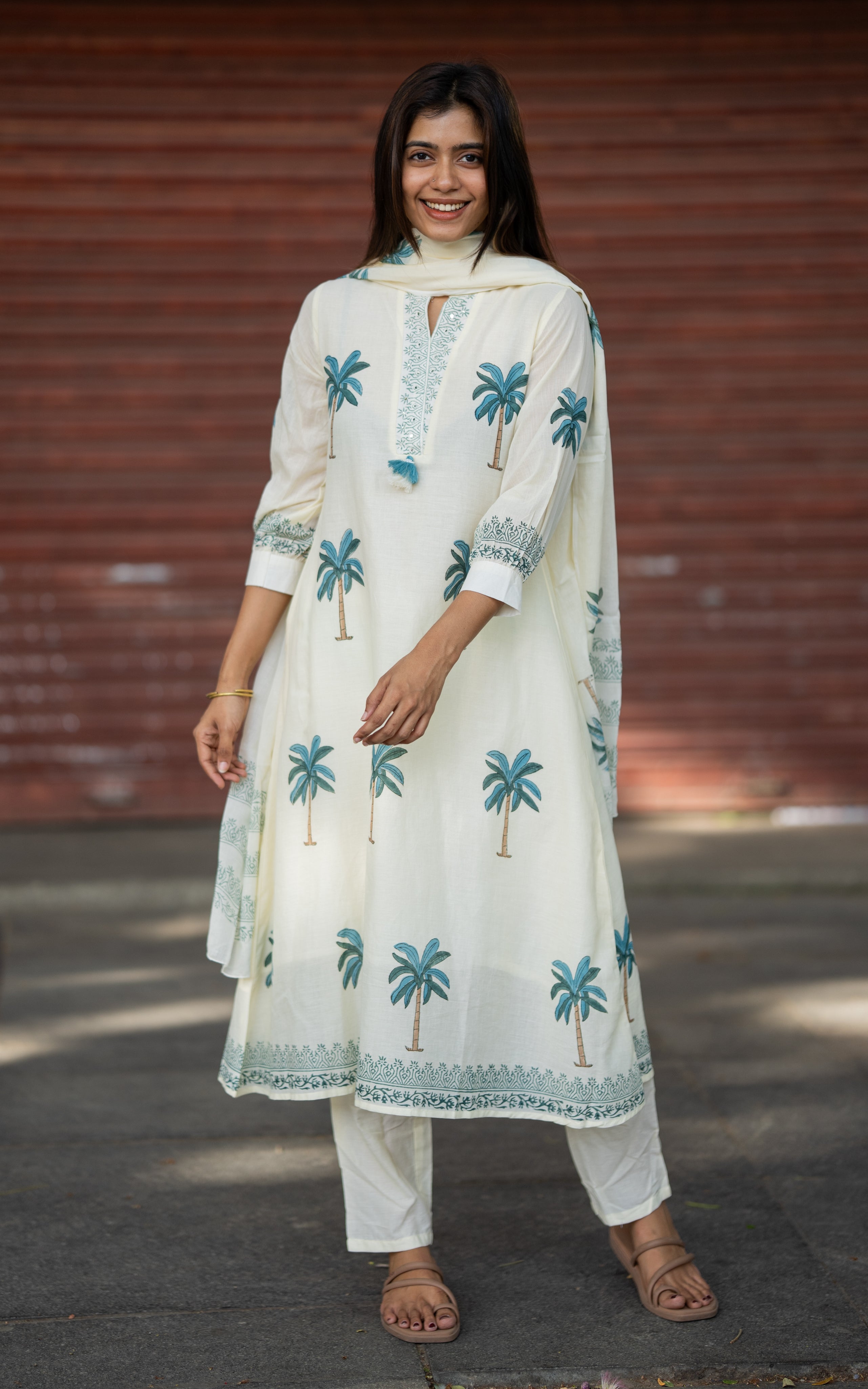 Instore – White Beauty B Kurti Pant Dupatta Set for Women – Georgette – Embroidered – Festive Ethnic Wear