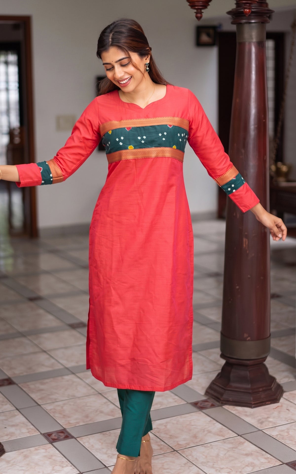Pinkish Red Silk Cotton Straight Cut Kurti with Bandhani Detailing for Women