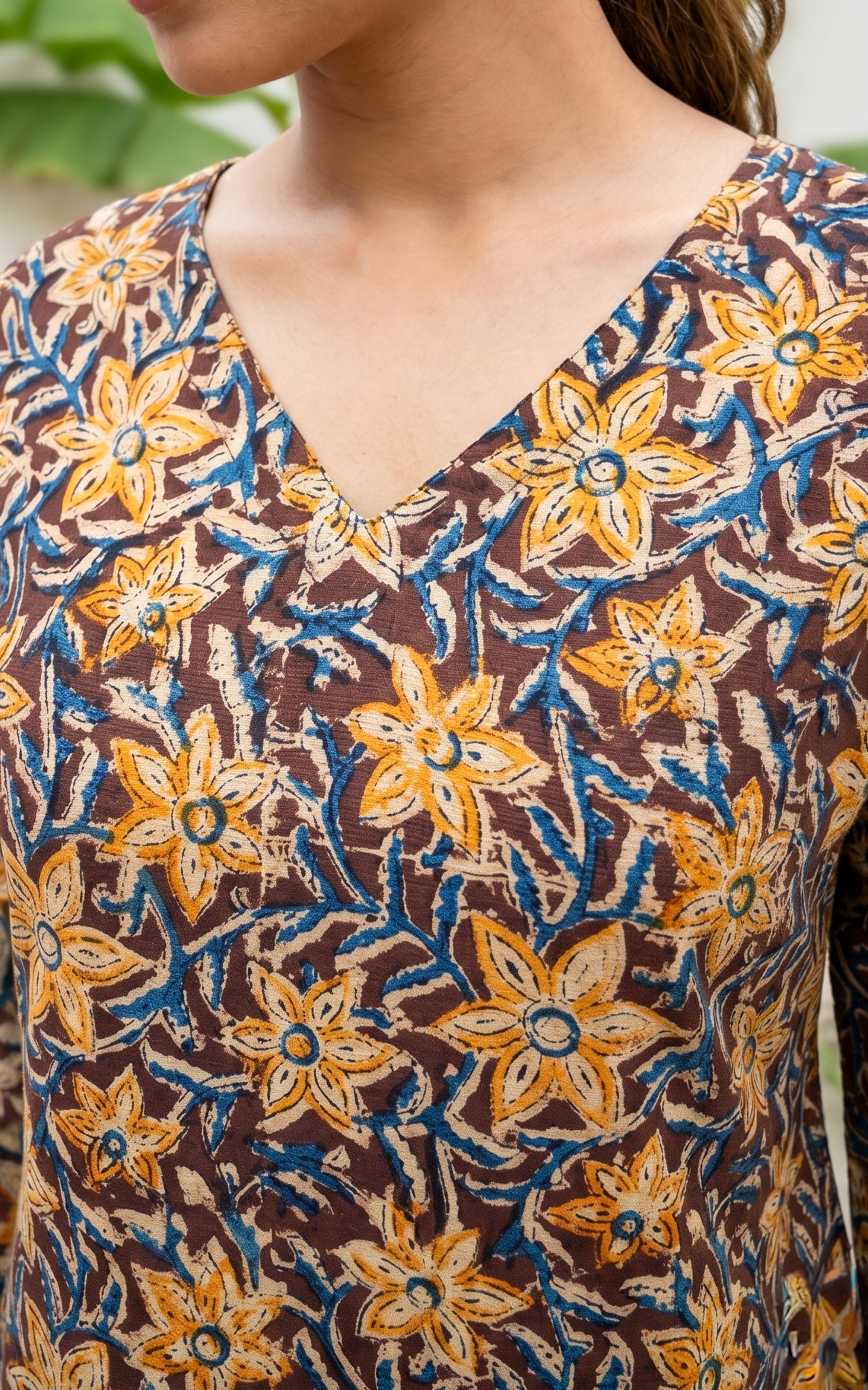 Women Brown Kurti With Stylish Kalamkari Print