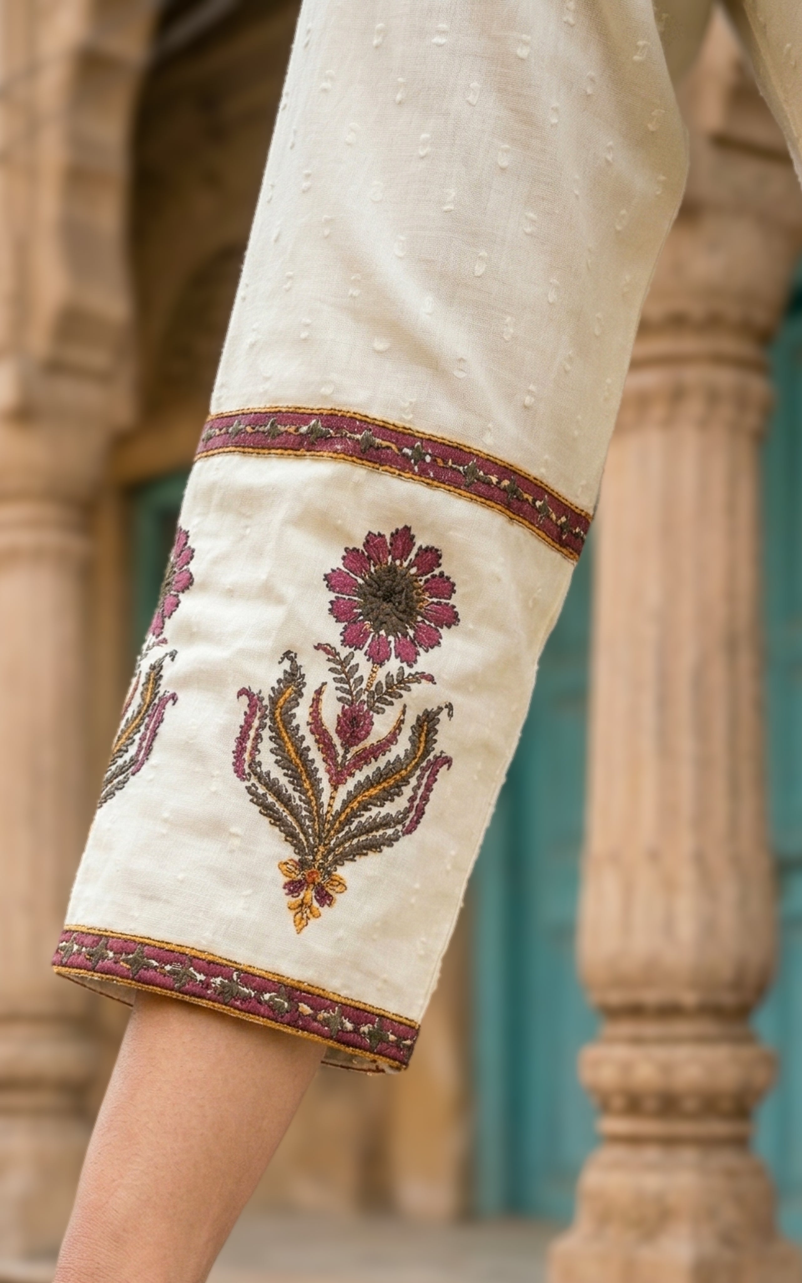 Three-quarter sleeves for stylish look