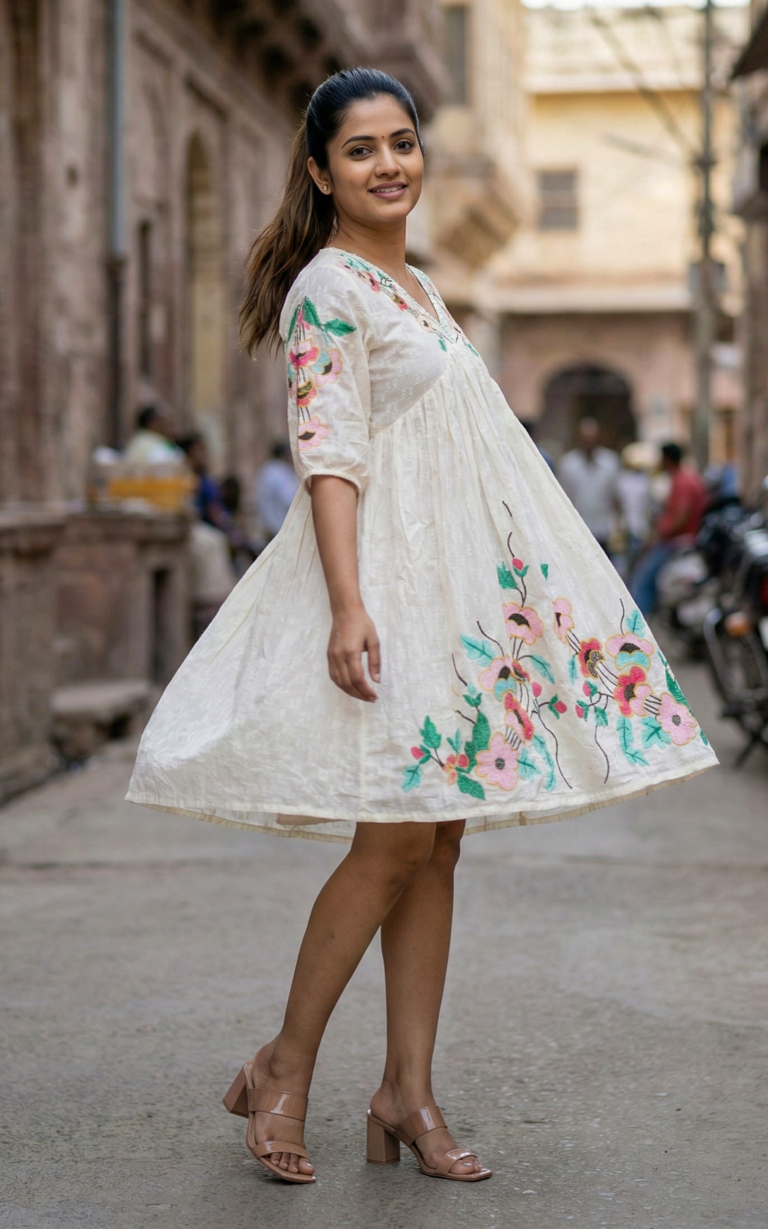 Floral Embroidered V-Neck Gathered Short Top