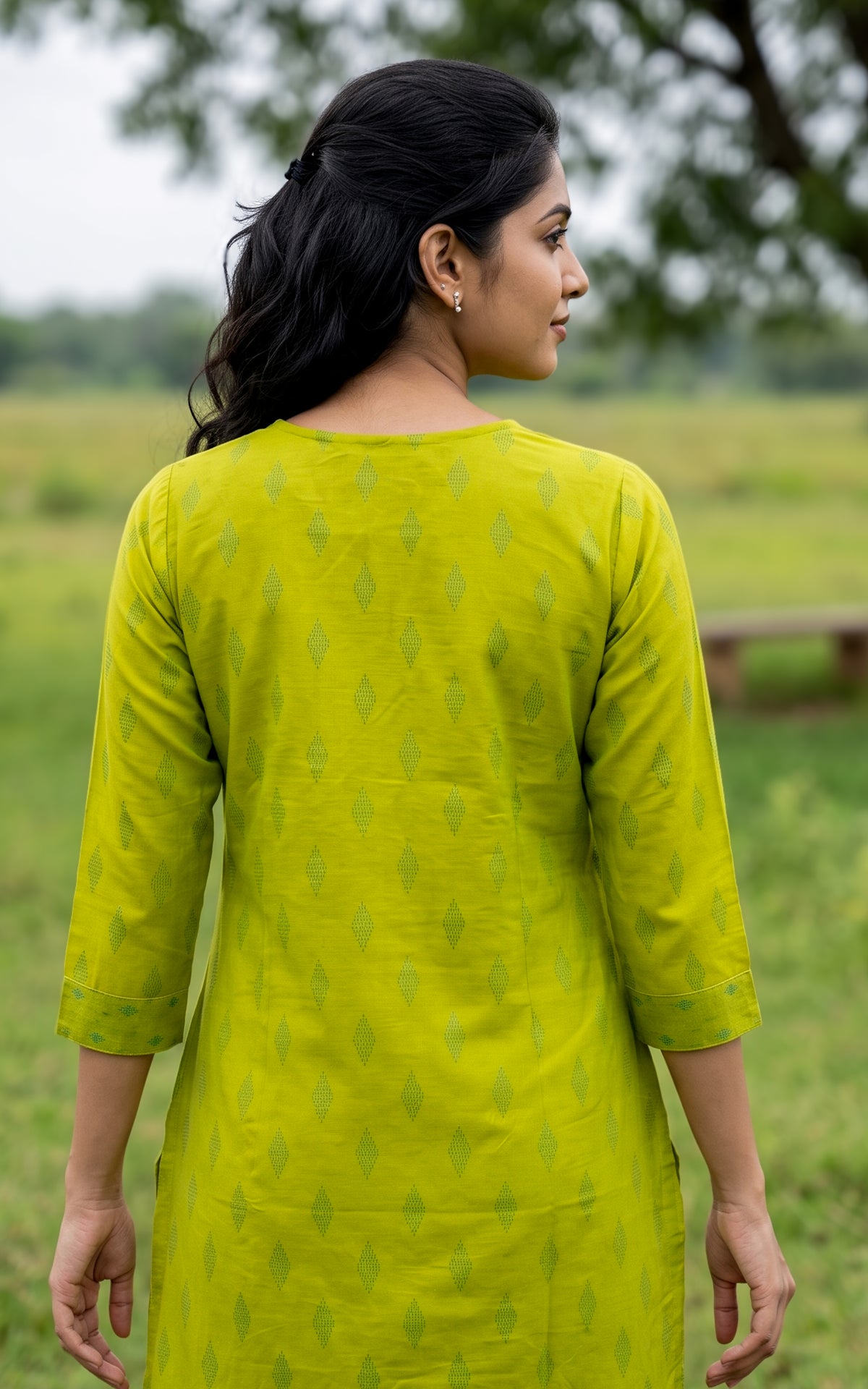 Aathirai Parrot Green