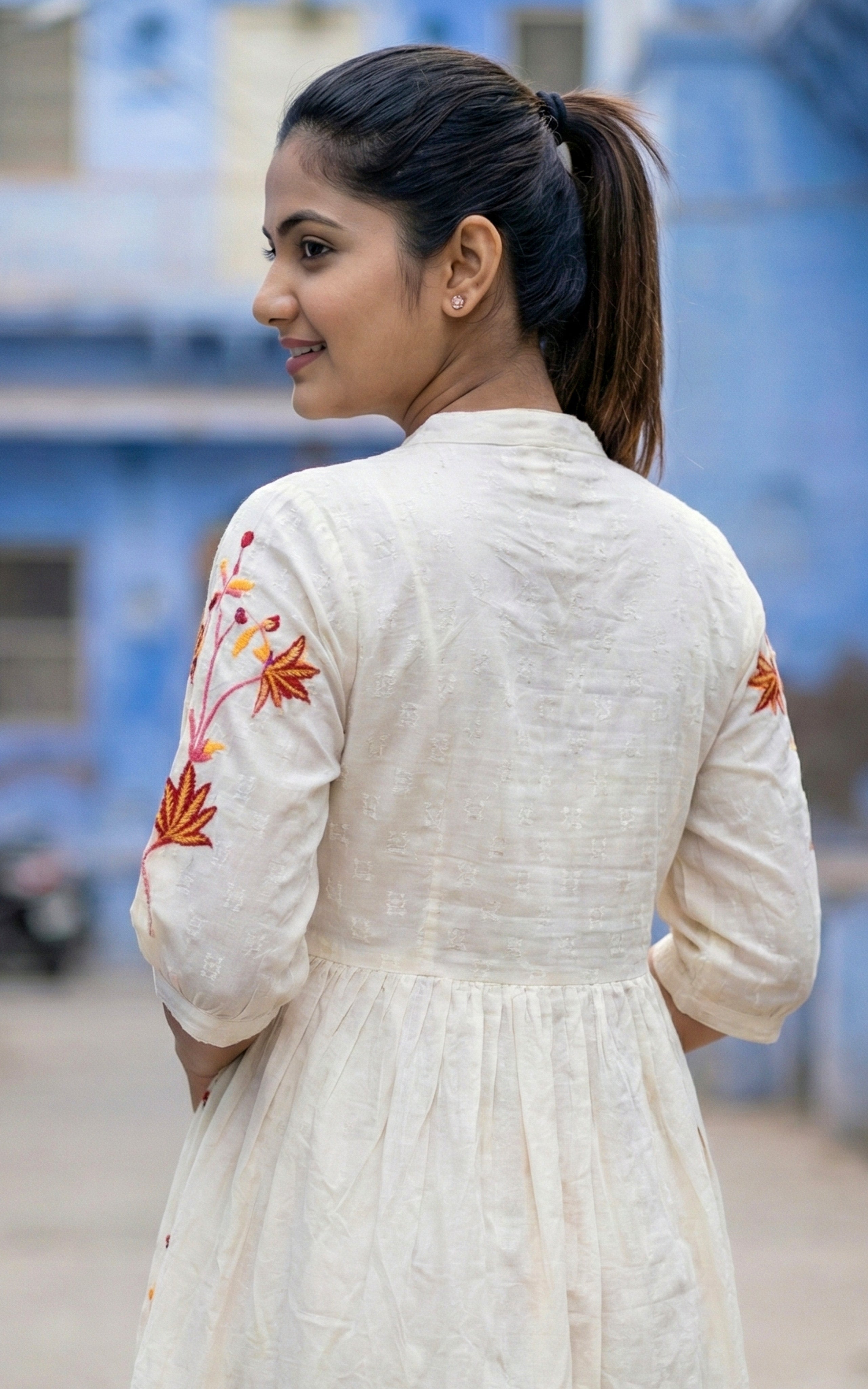 Short top for women