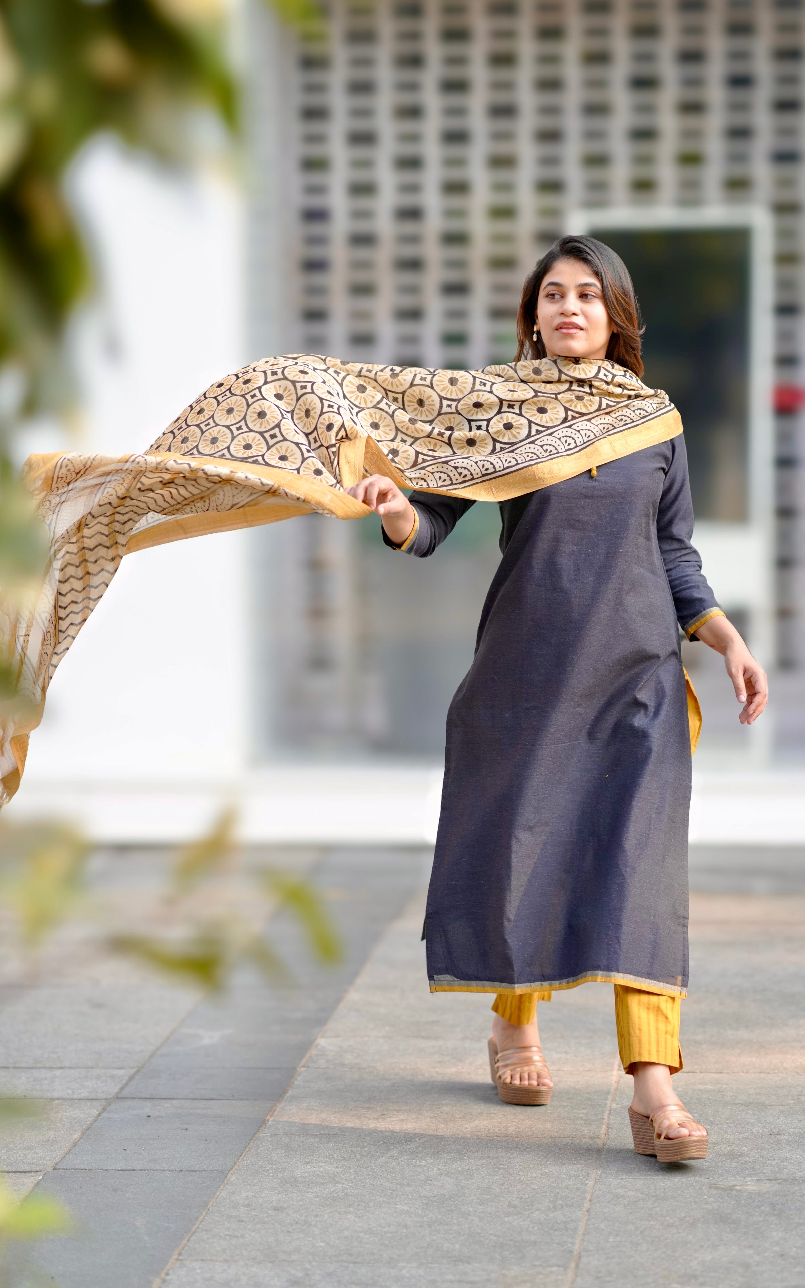 Allimalar (Kurti+Pant+Dupatta)